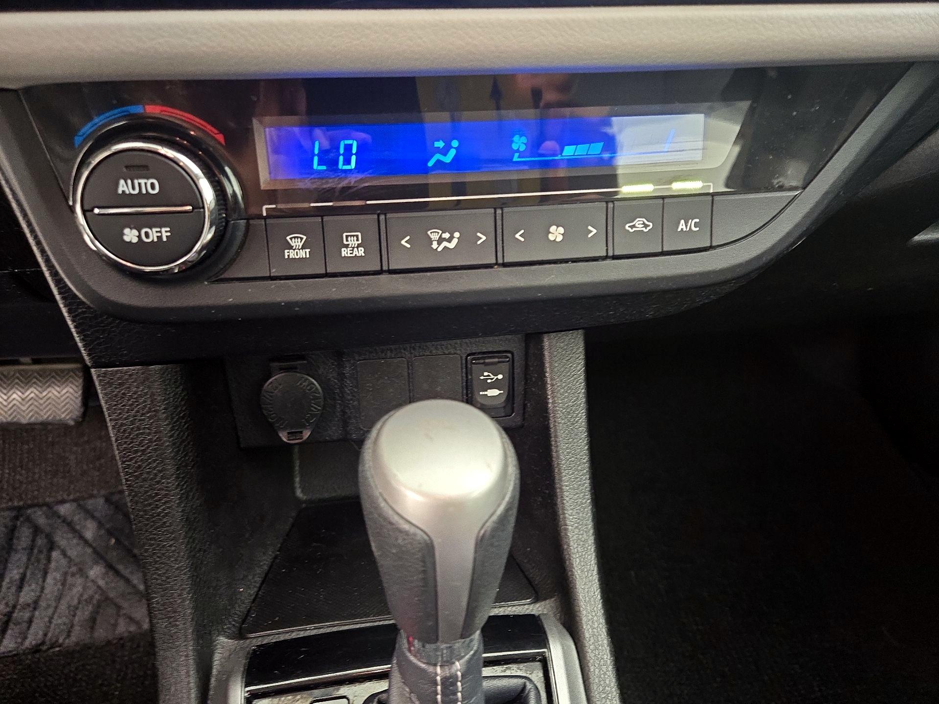 Thumbnail: 2014 Toyota Corolla - 16