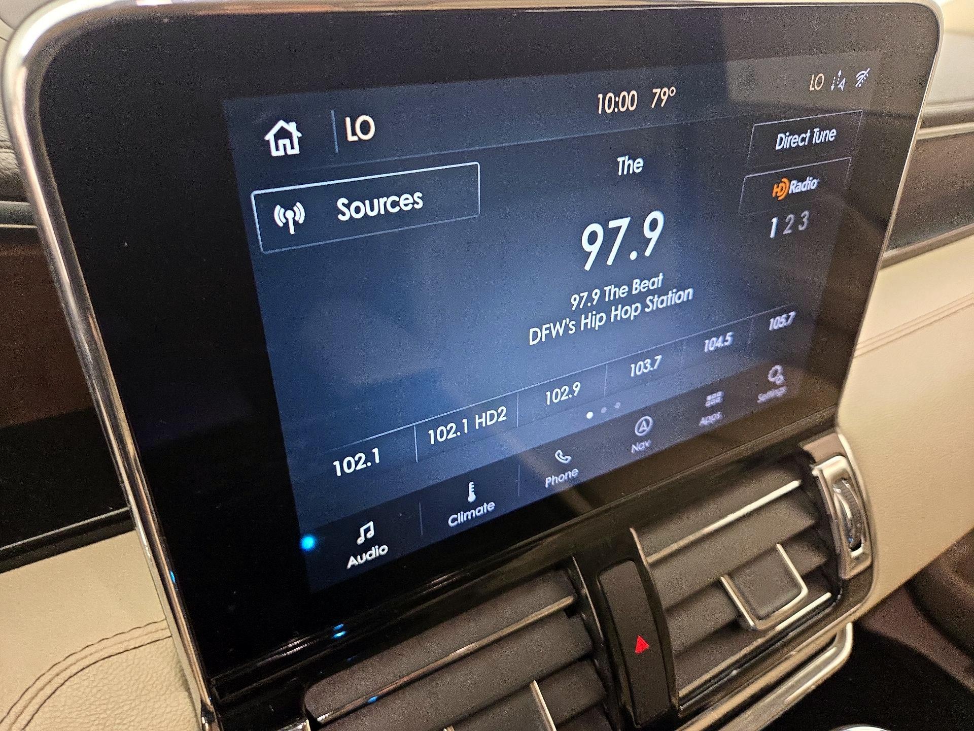 Thumbnail: 2020 Lincoln Navigator - 16