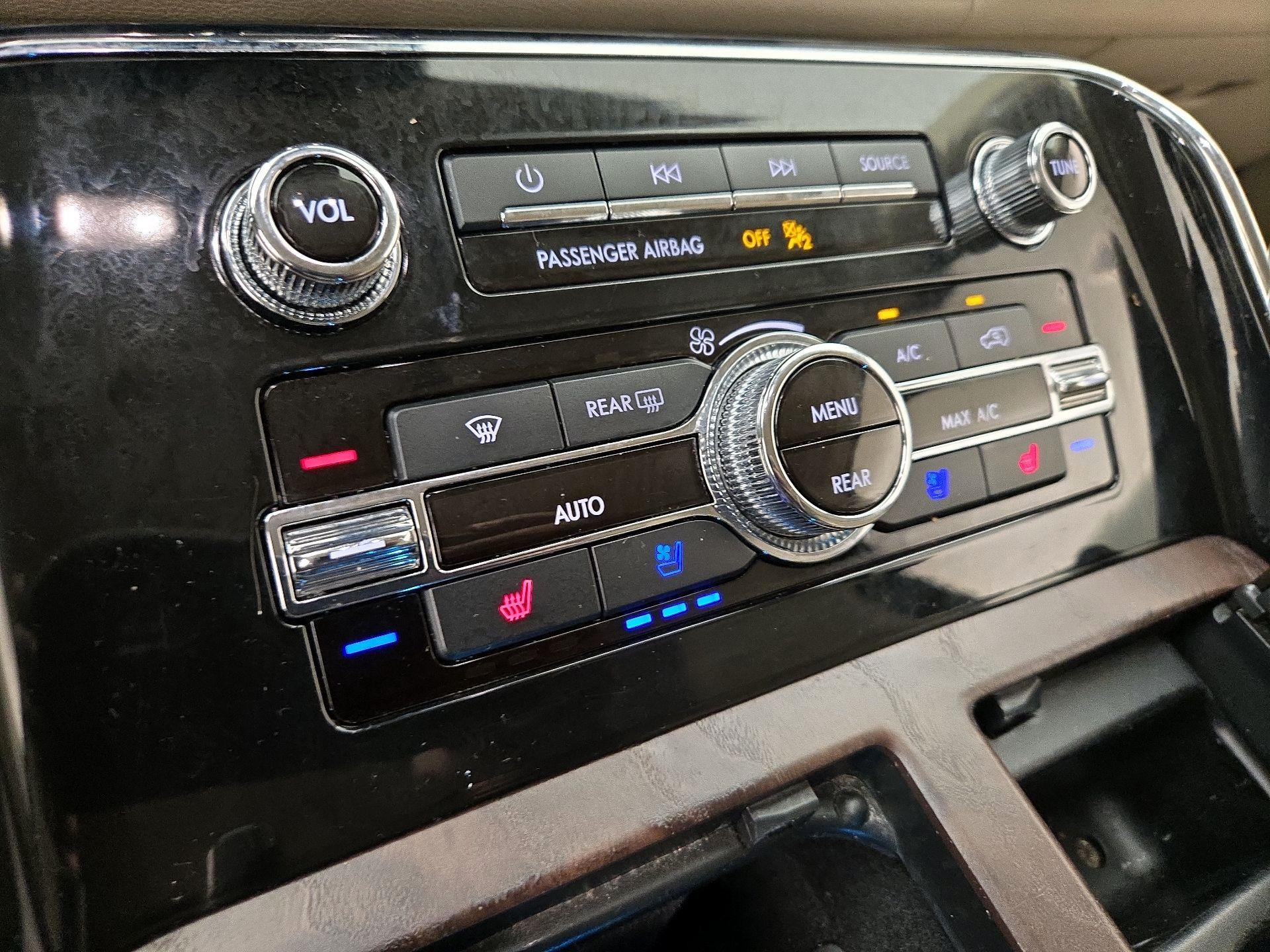 Thumbnail: 2020 Lincoln Navigator - 17