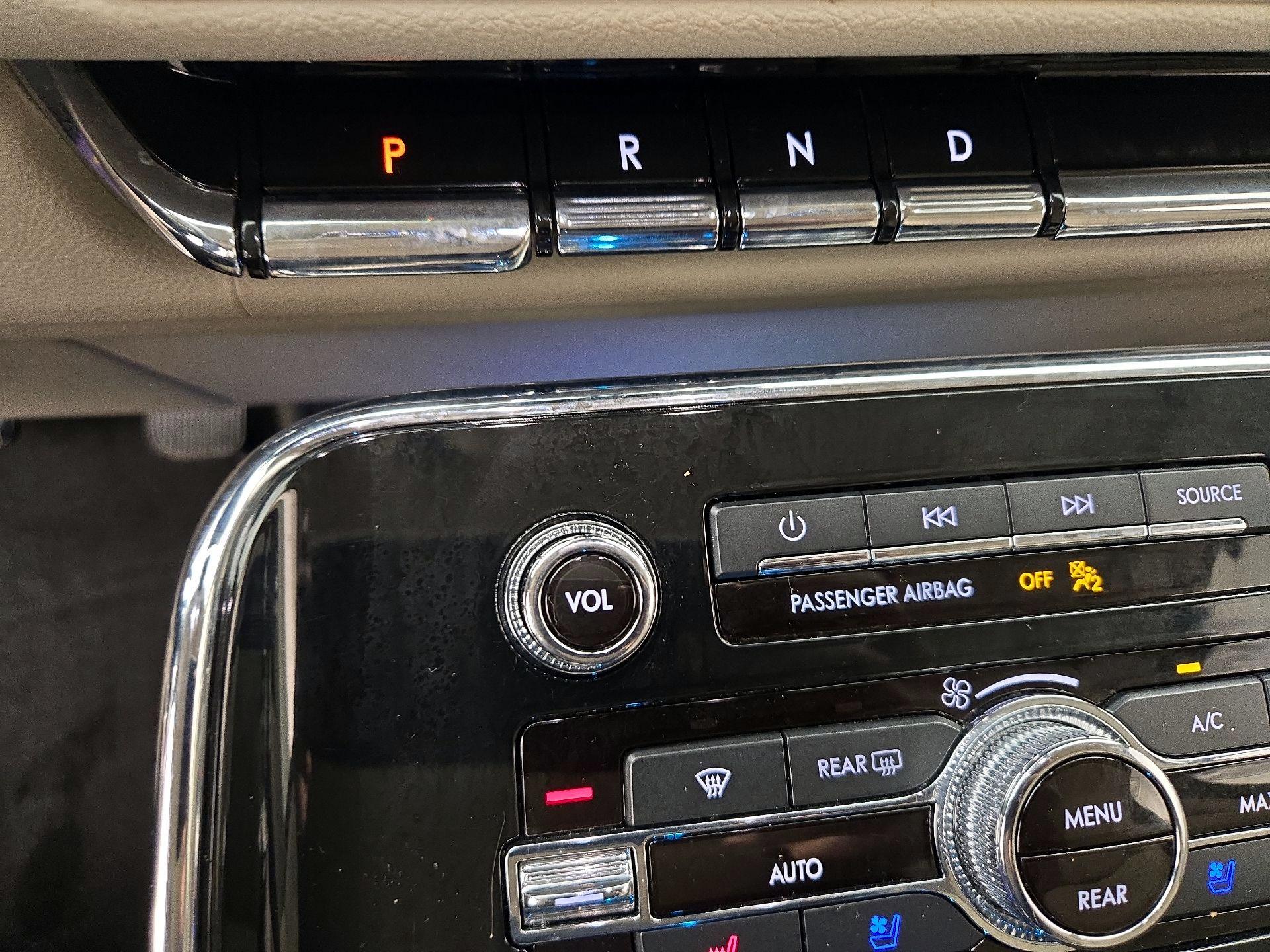 Thumbnail: 2020 Lincoln Navigator - 18