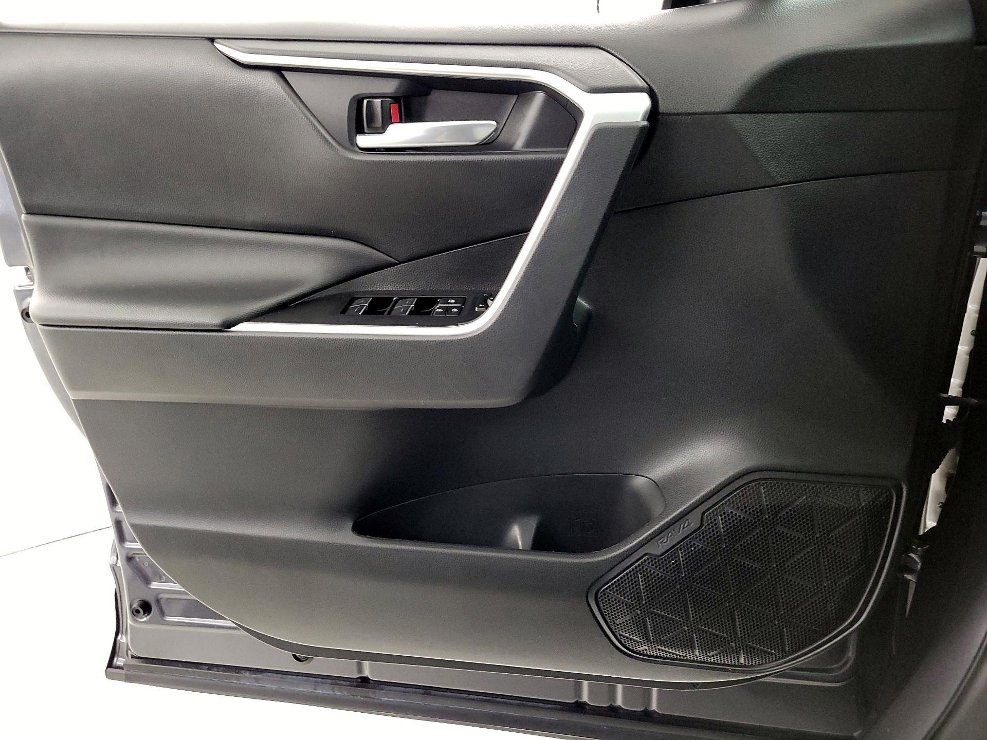 Thumbnail: 2023 Toyota RAV4 - 12