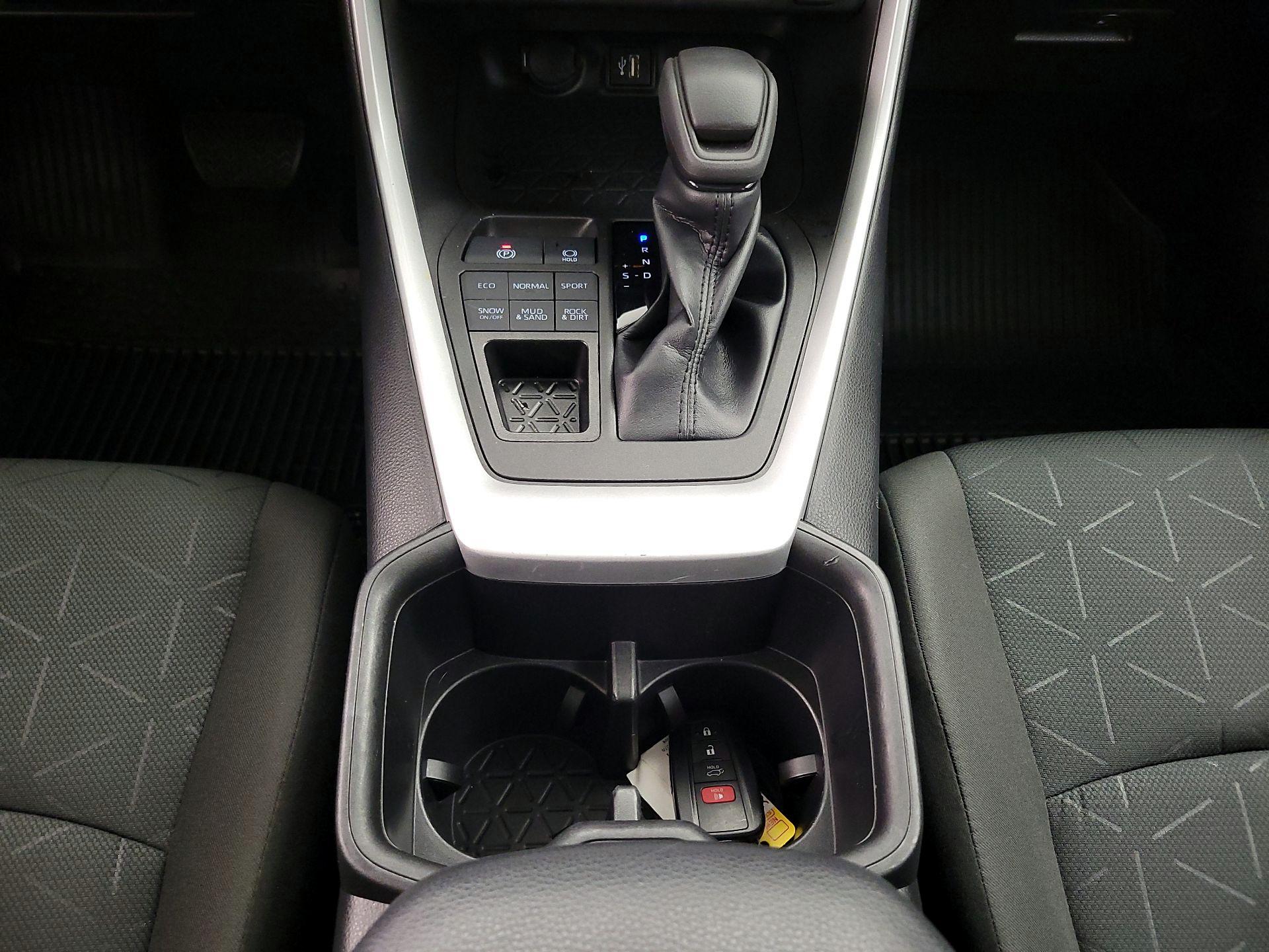 Thumbnail: 2023 Toyota RAV4 - 17