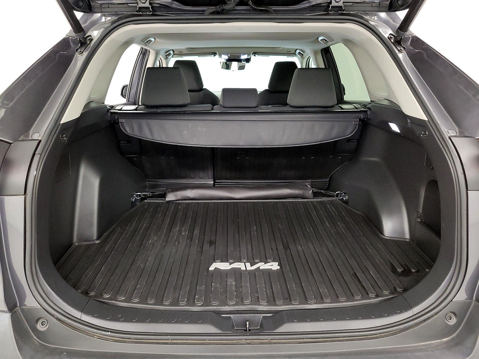 Thumbnail: 2023 Toyota RAV4 - 20