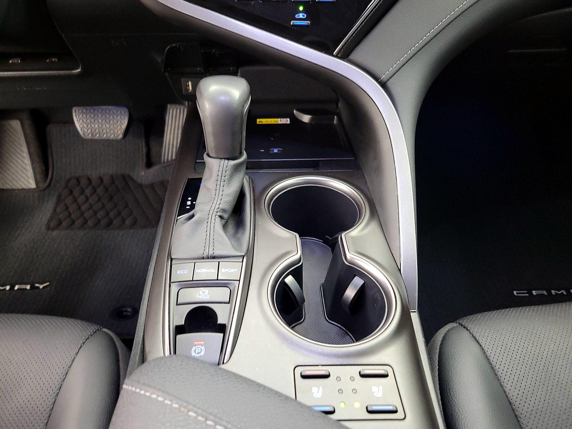 Thumbnail: 2024 Toyota Camry - 18