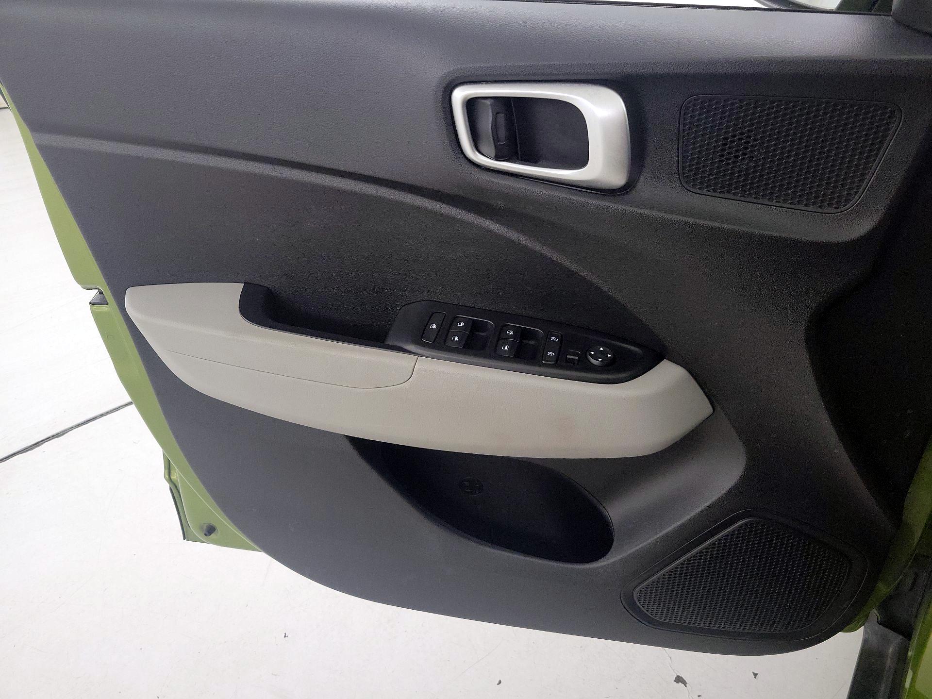 Thumbnail: 2022 Hyundai Venue - 12