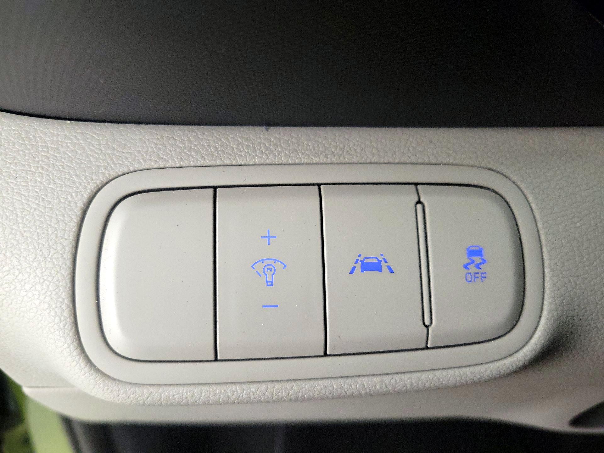 Thumbnail: 2022 Hyundai Venue - 13