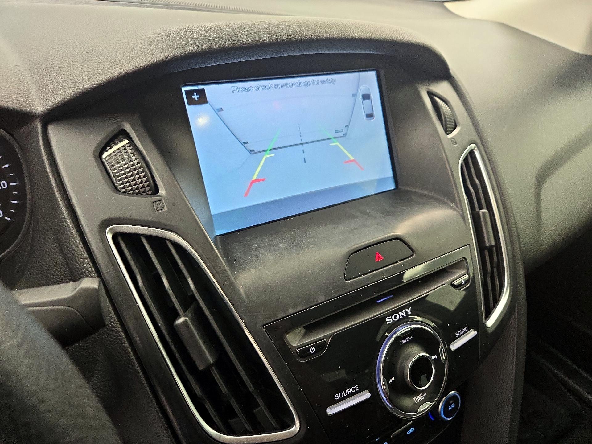 Thumbnail: 2017 Ford Focus - 15