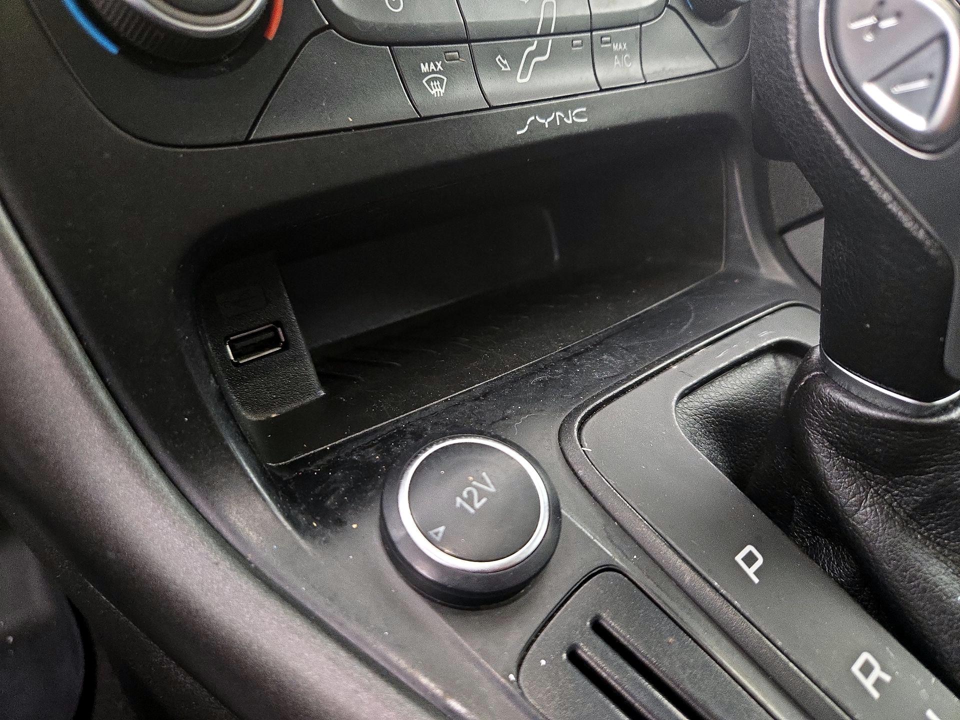 Thumbnail: 2017 Ford Focus - 19