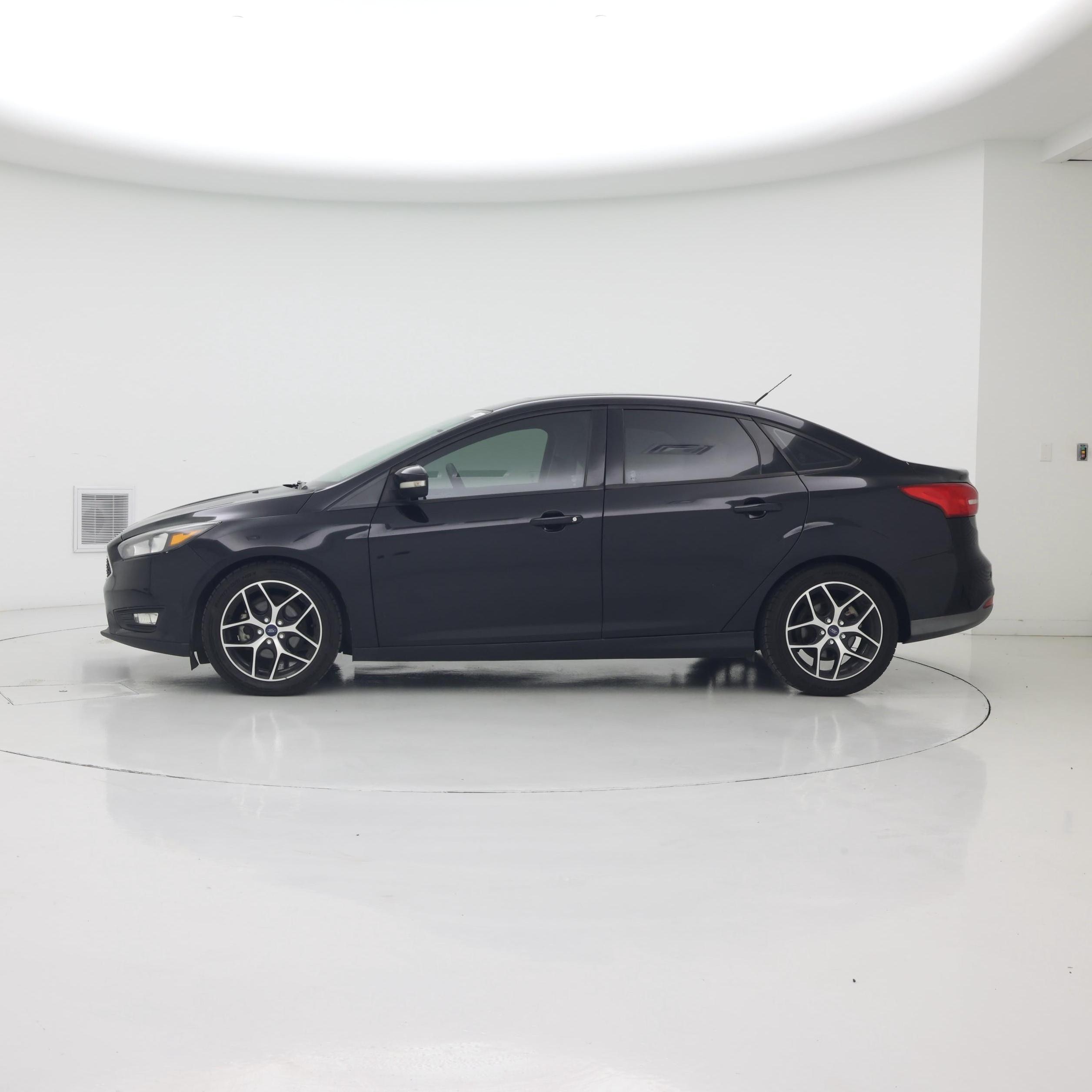 Thumbnail: 2017 Ford Focus - 3