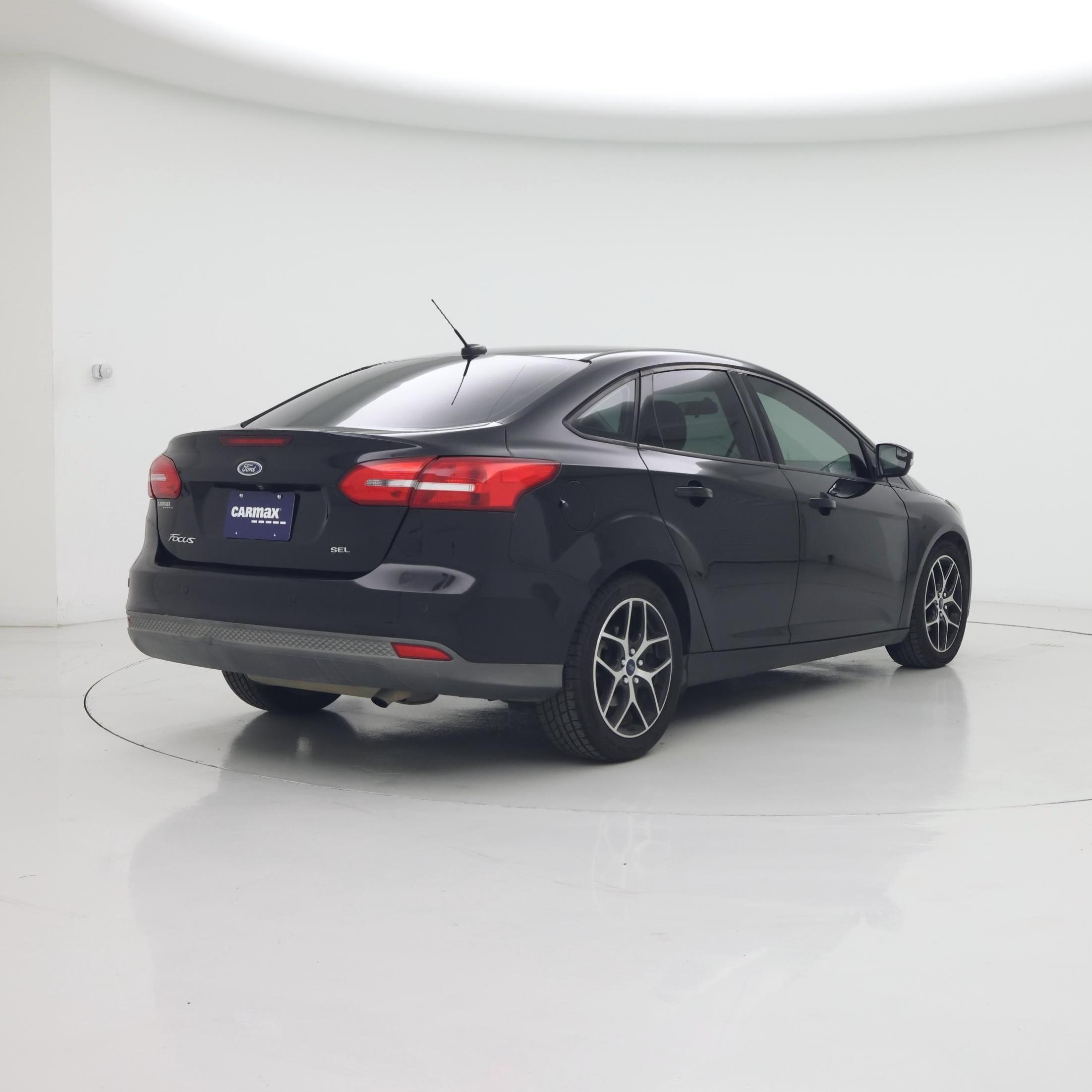 Thumbnail: 2017 Ford Focus - 8