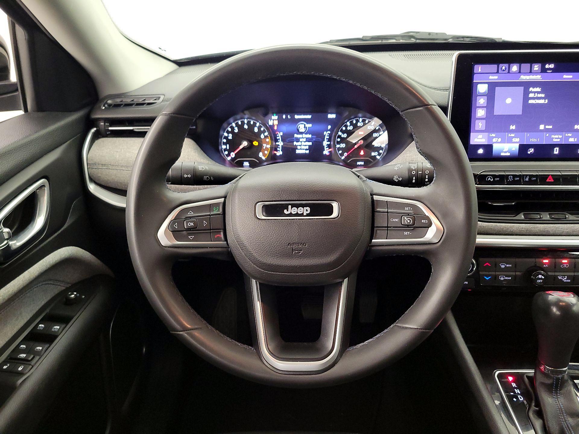 Thumbnail: 2022 Jeep Compass - 10