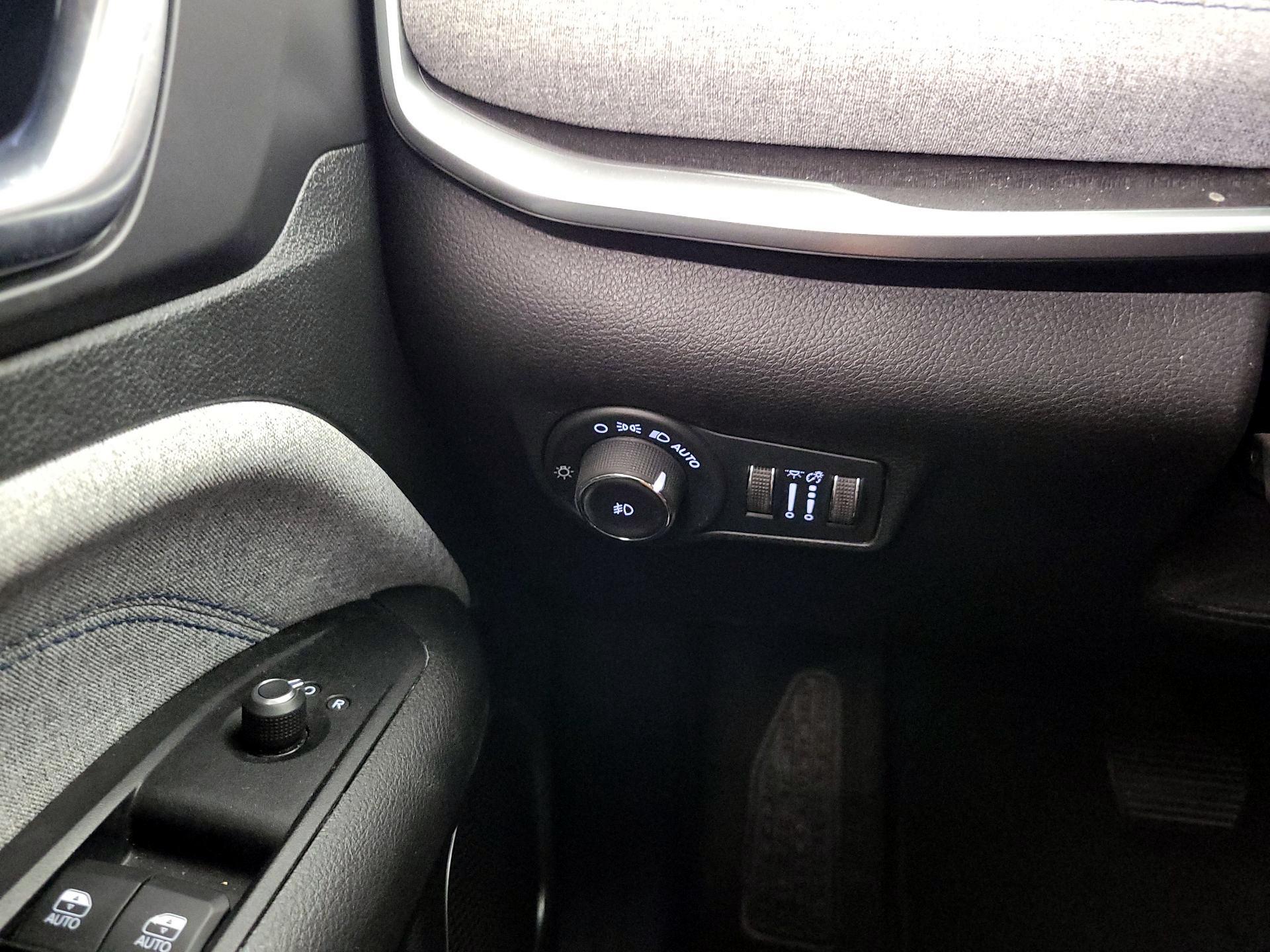 Thumbnail: 2022 Jeep Compass - 13