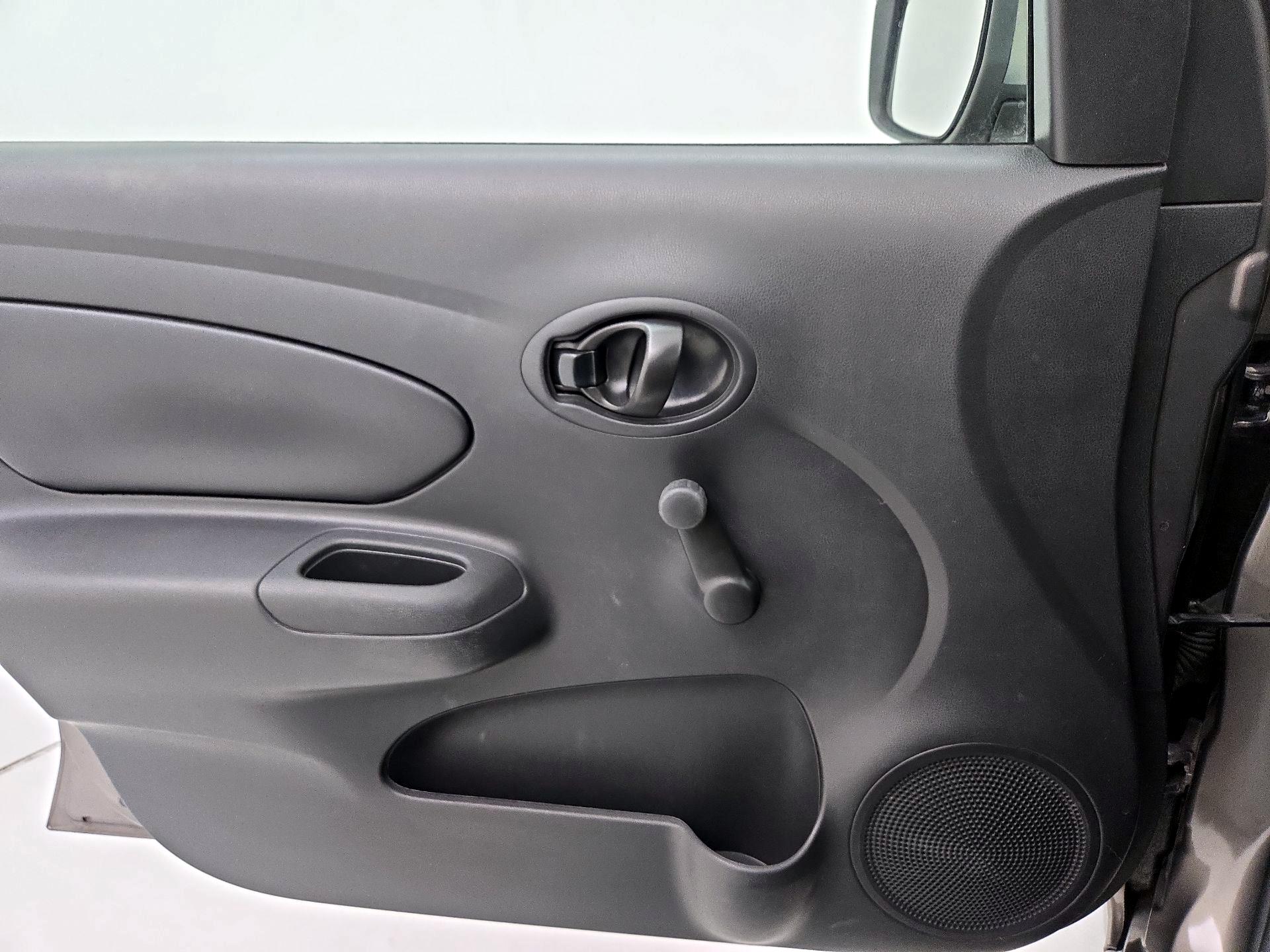 Thumbnail: 2016 Nissan Versa - 12