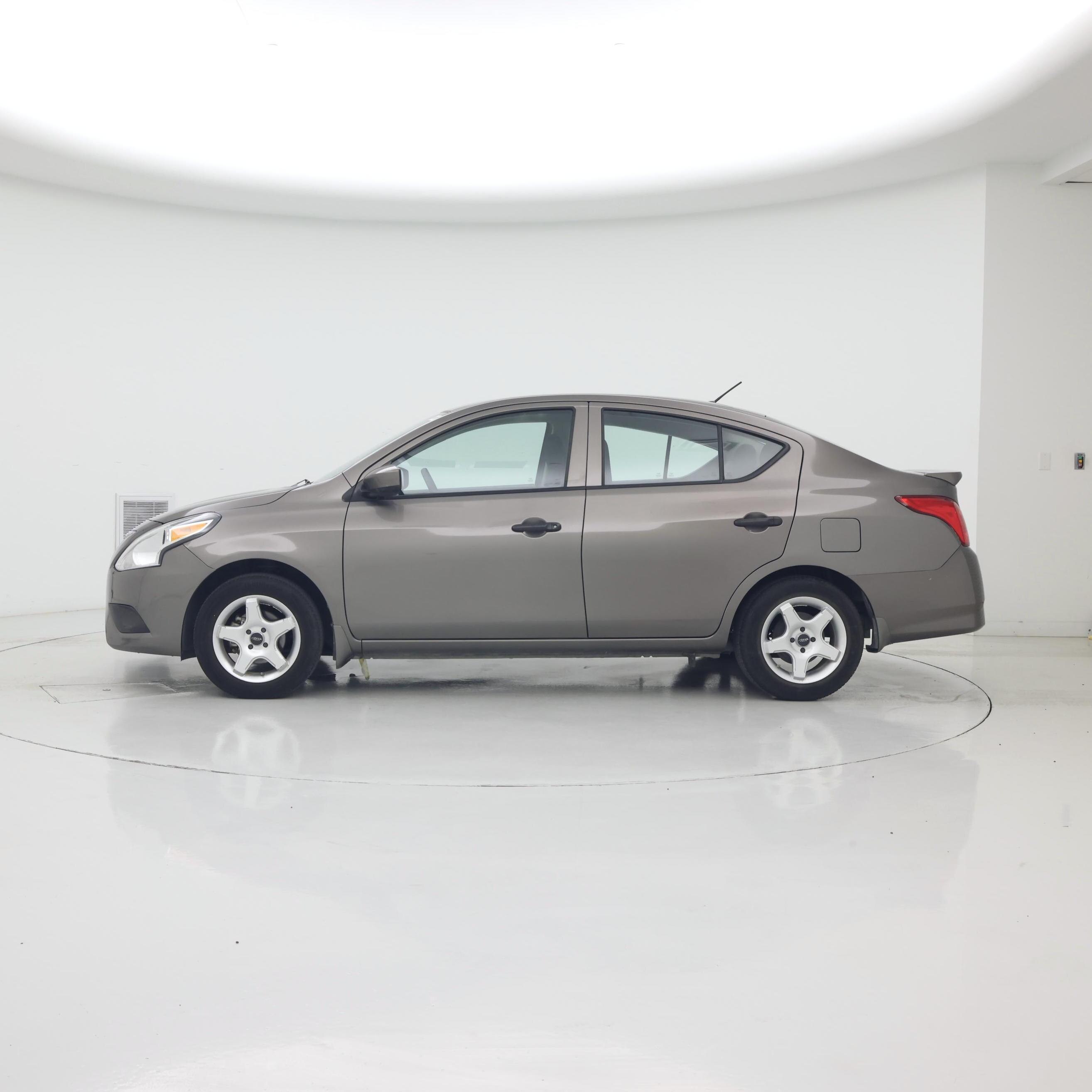 Thumbnail: 2016 Nissan Versa - 3