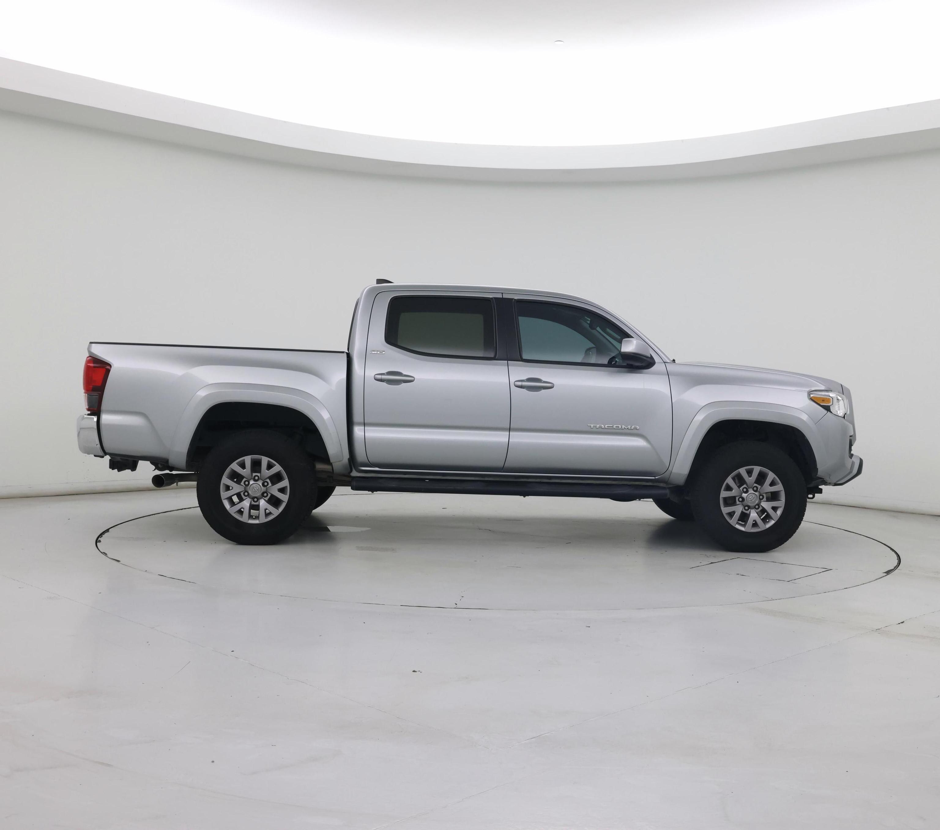 Thumbnail: 2019 Toyota Tacoma - 7