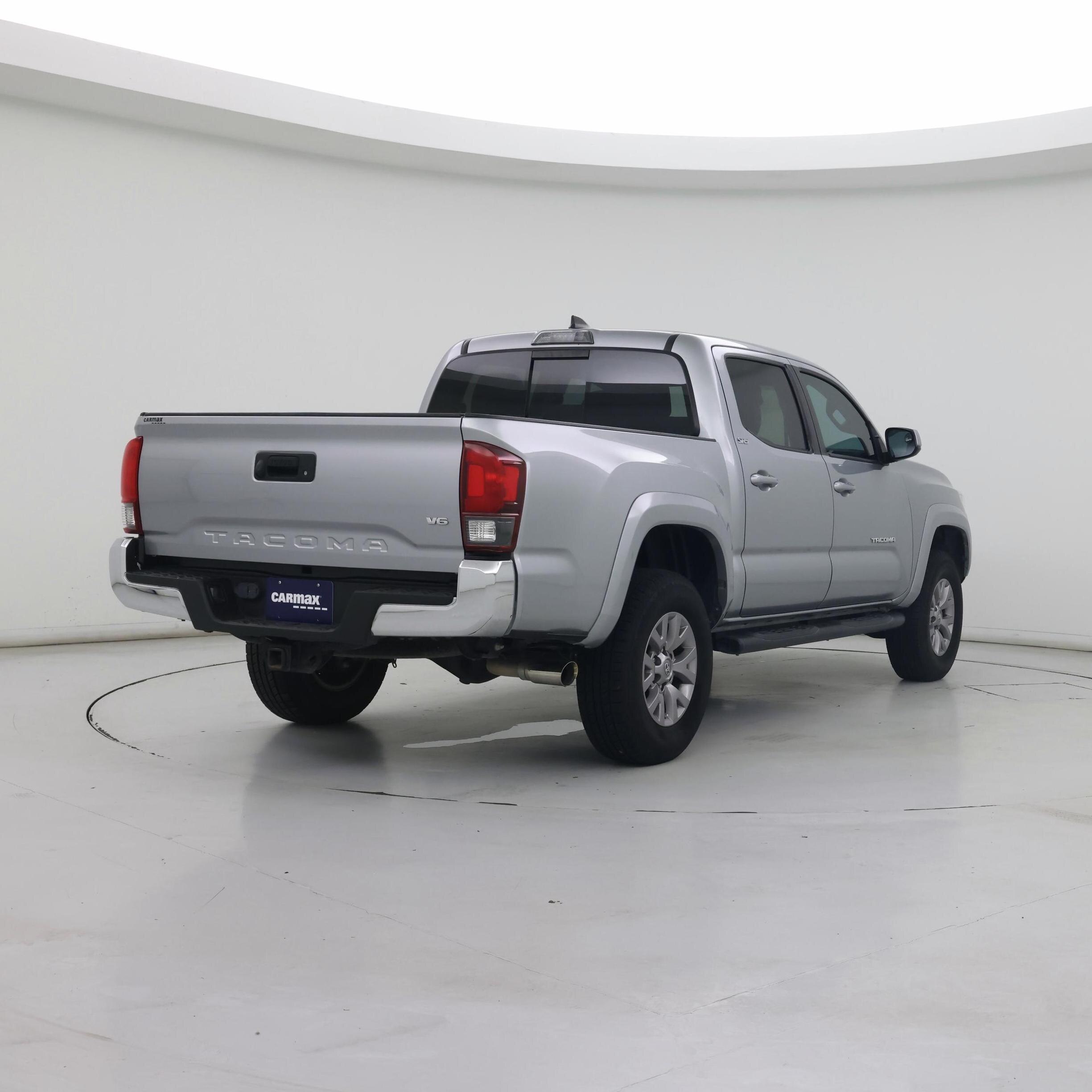 Thumbnail: 2019 Toyota Tacoma - 8