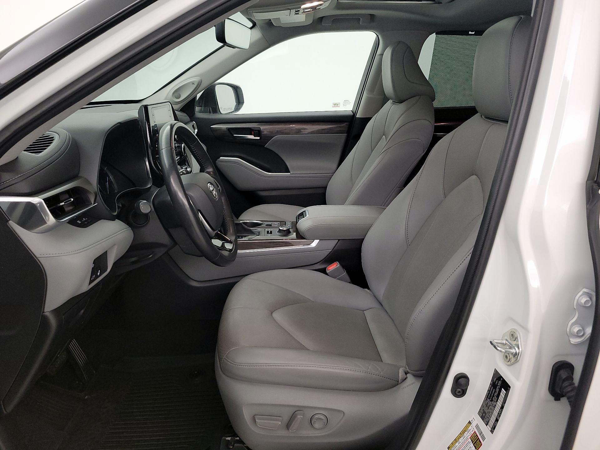 Thumbnail: 2020 Toyota Highlander - 11