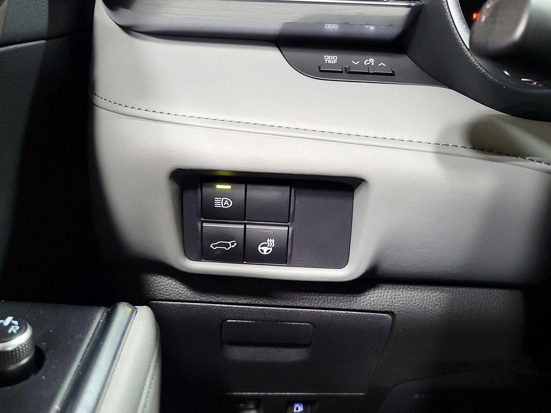 Thumbnail: 2020 Toyota Highlander - 13