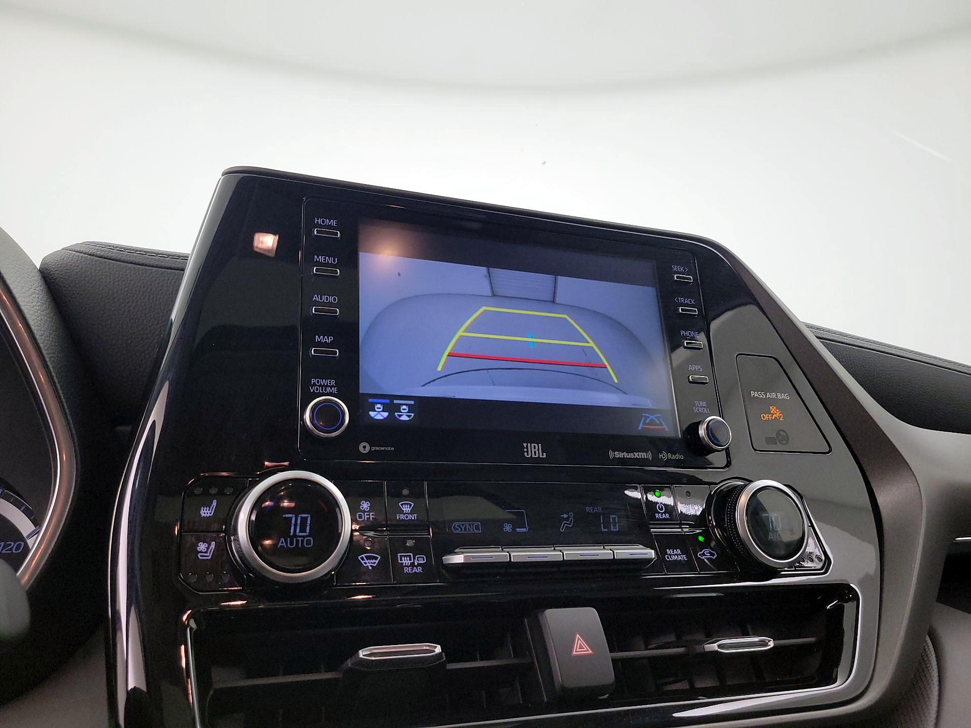 Thumbnail: 2020 Toyota Highlander - 15