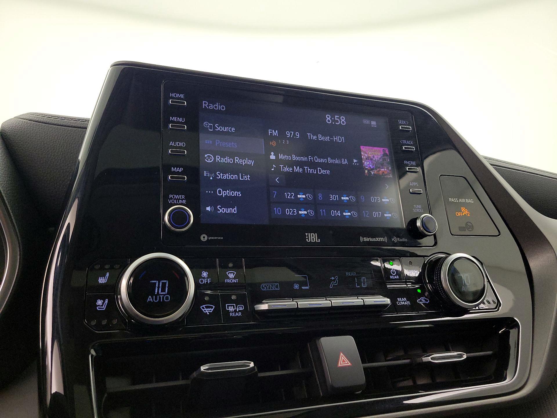 Thumbnail: 2020 Toyota Highlander - 16