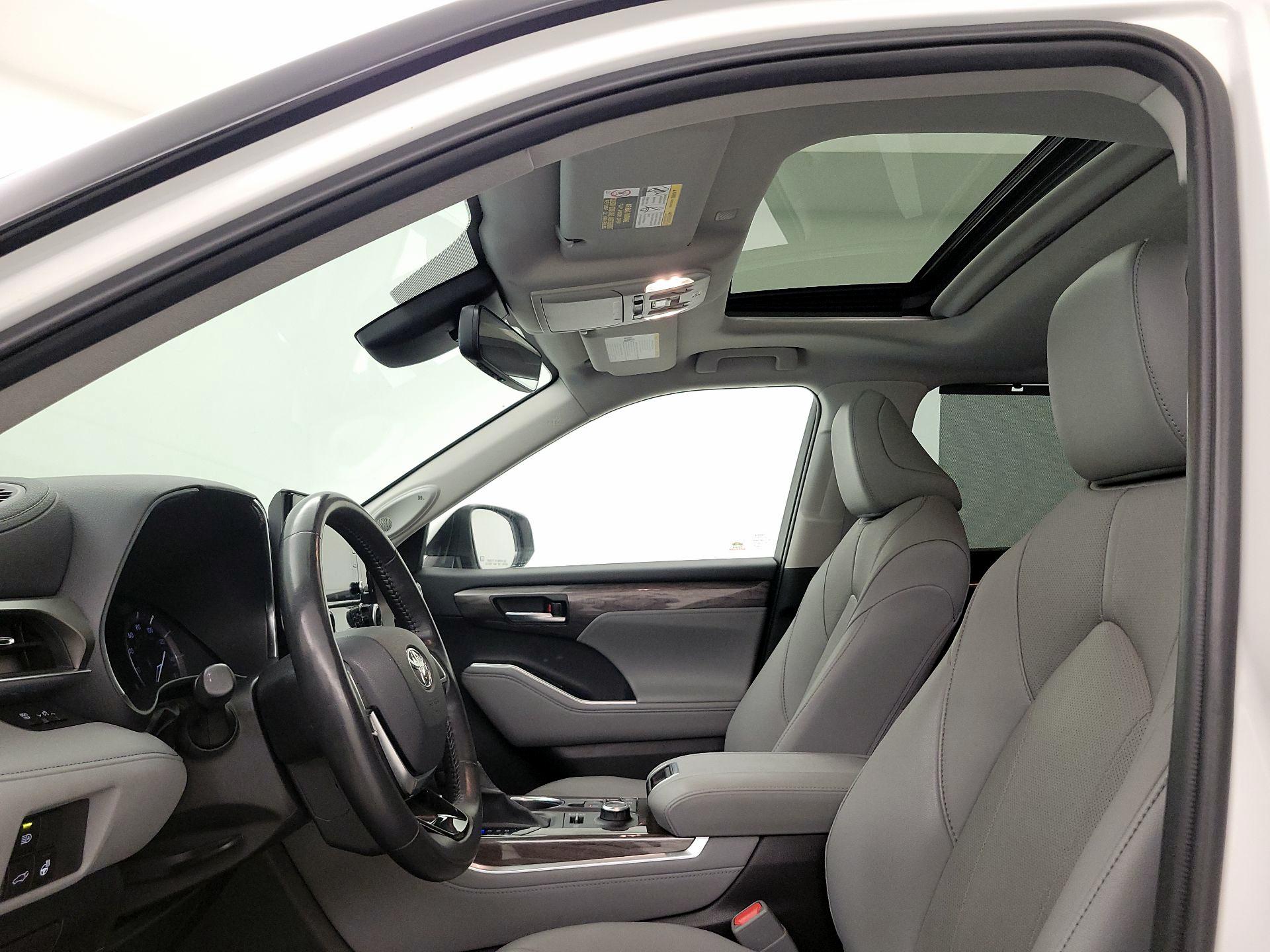 Thumbnail: 2020 Toyota Highlander - 19