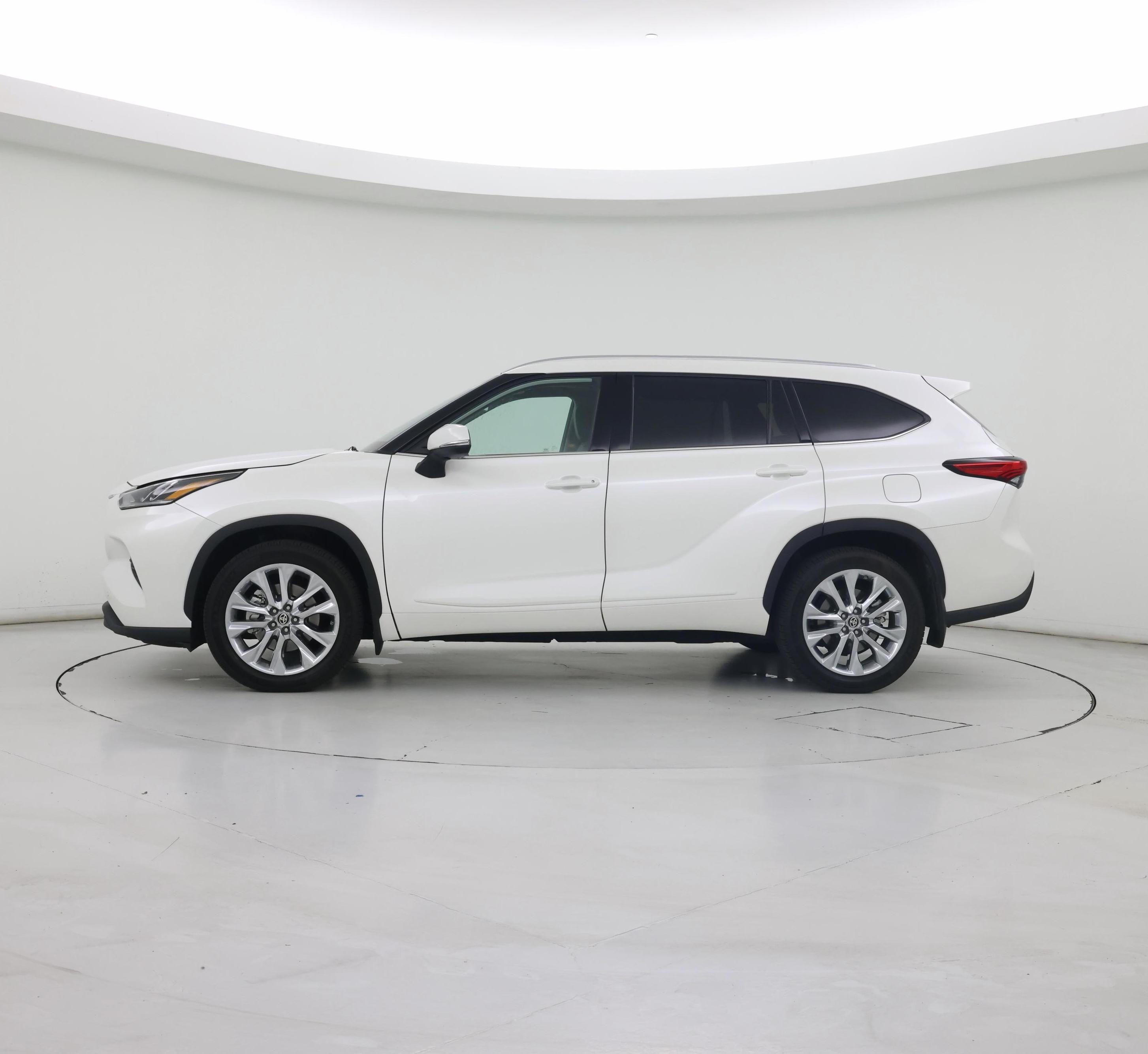 Thumbnail: 2020 Toyota Highlander - 3