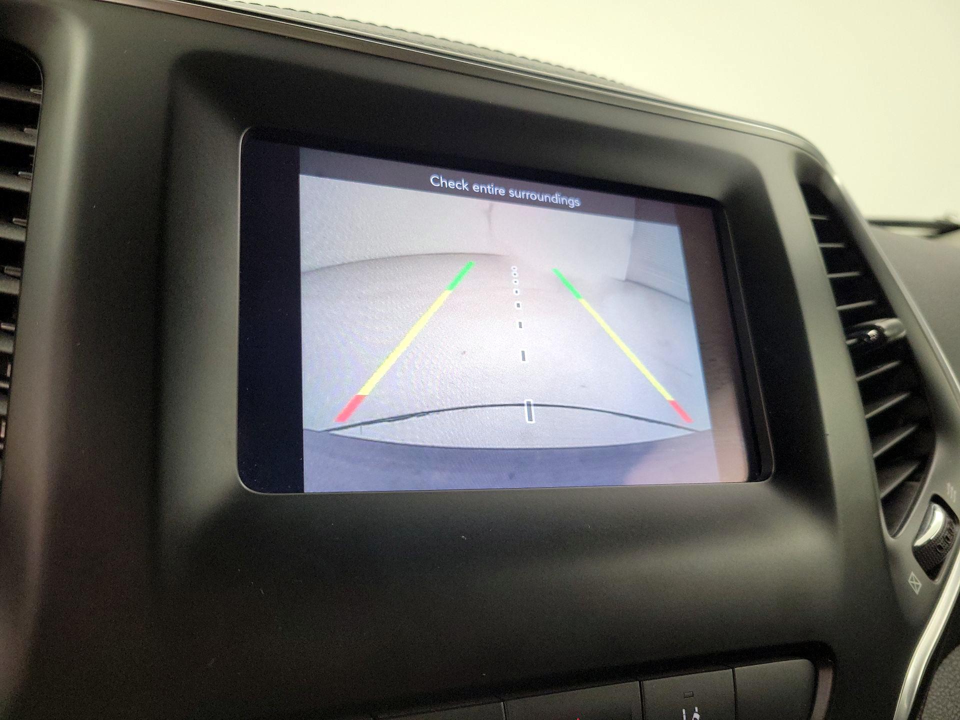 Thumbnail: 2021 Jeep Cherokee - 14