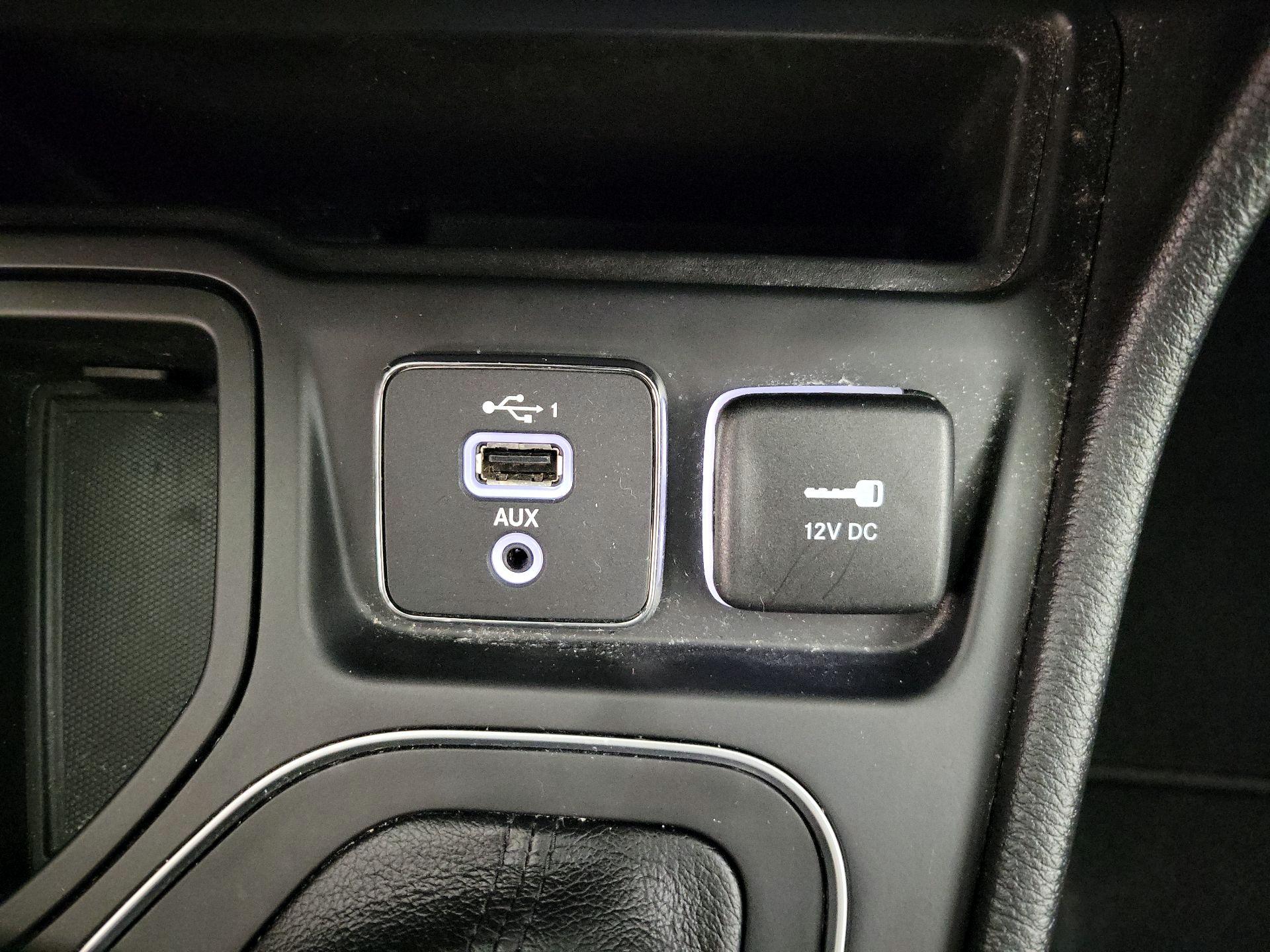 Thumbnail: 2021 Jeep Cherokee - 18