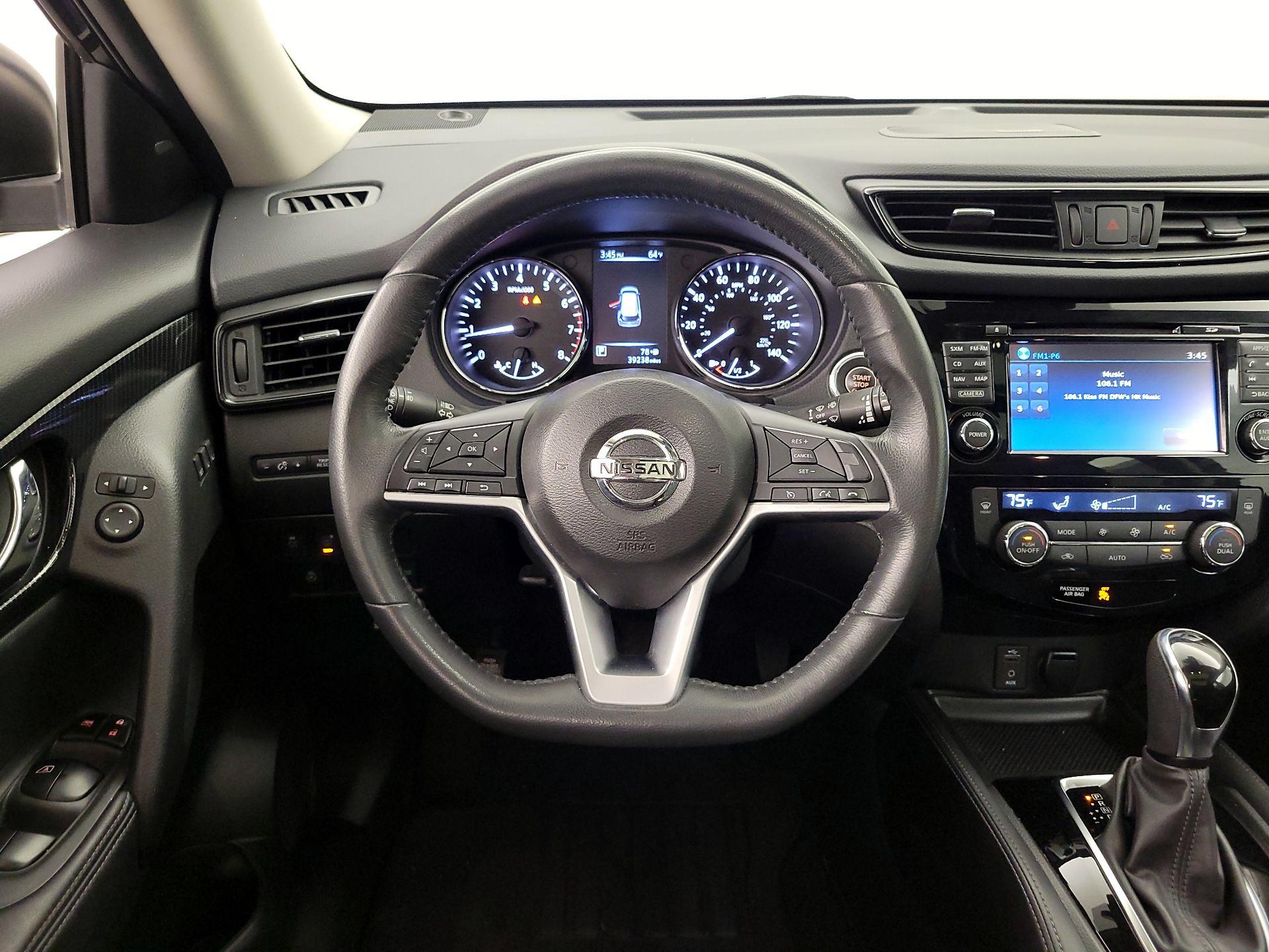 Thumbnail: 2017 Nissan Rogue - 10