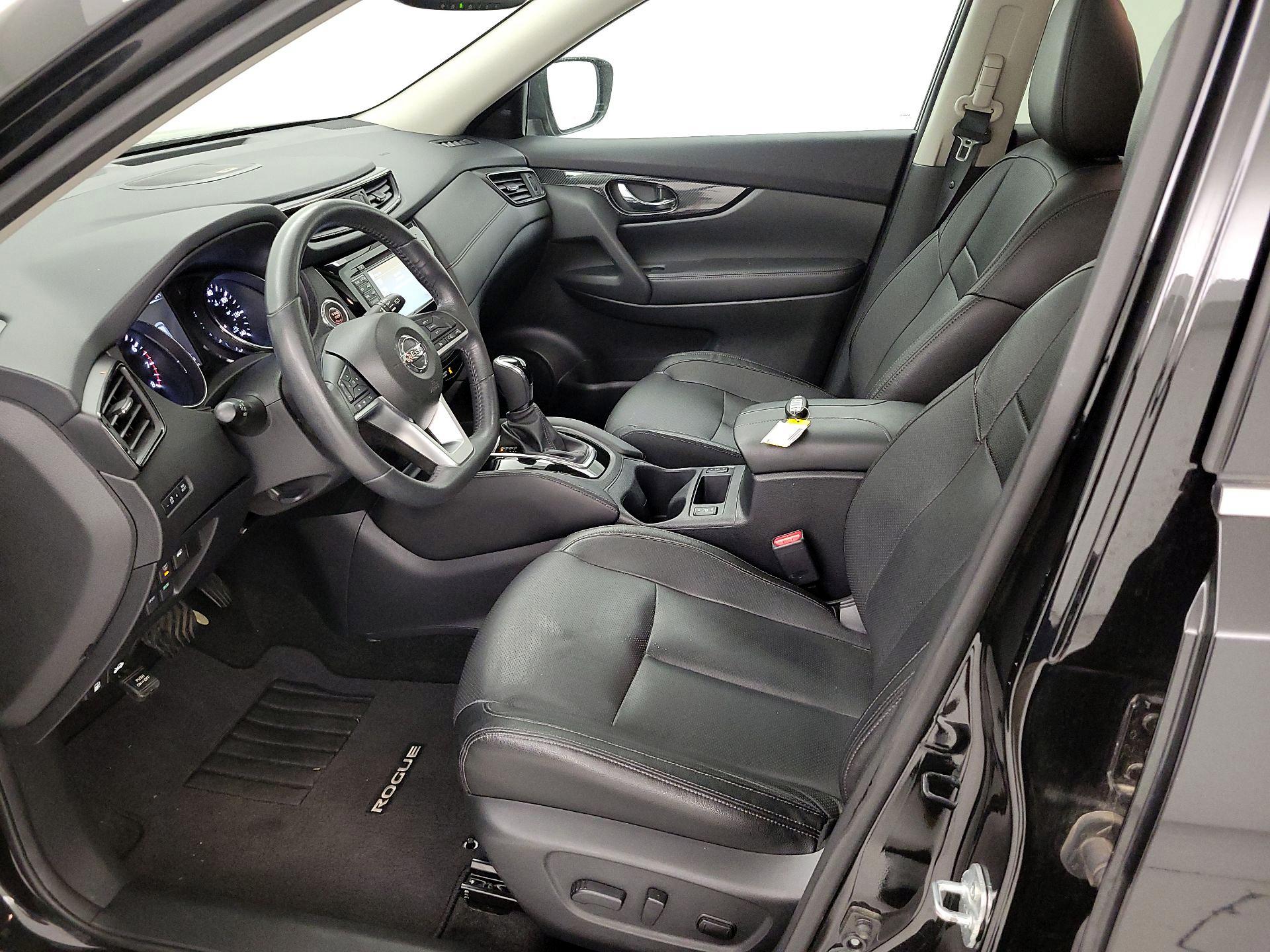 Thumbnail: 2017 Nissan Rogue - 11