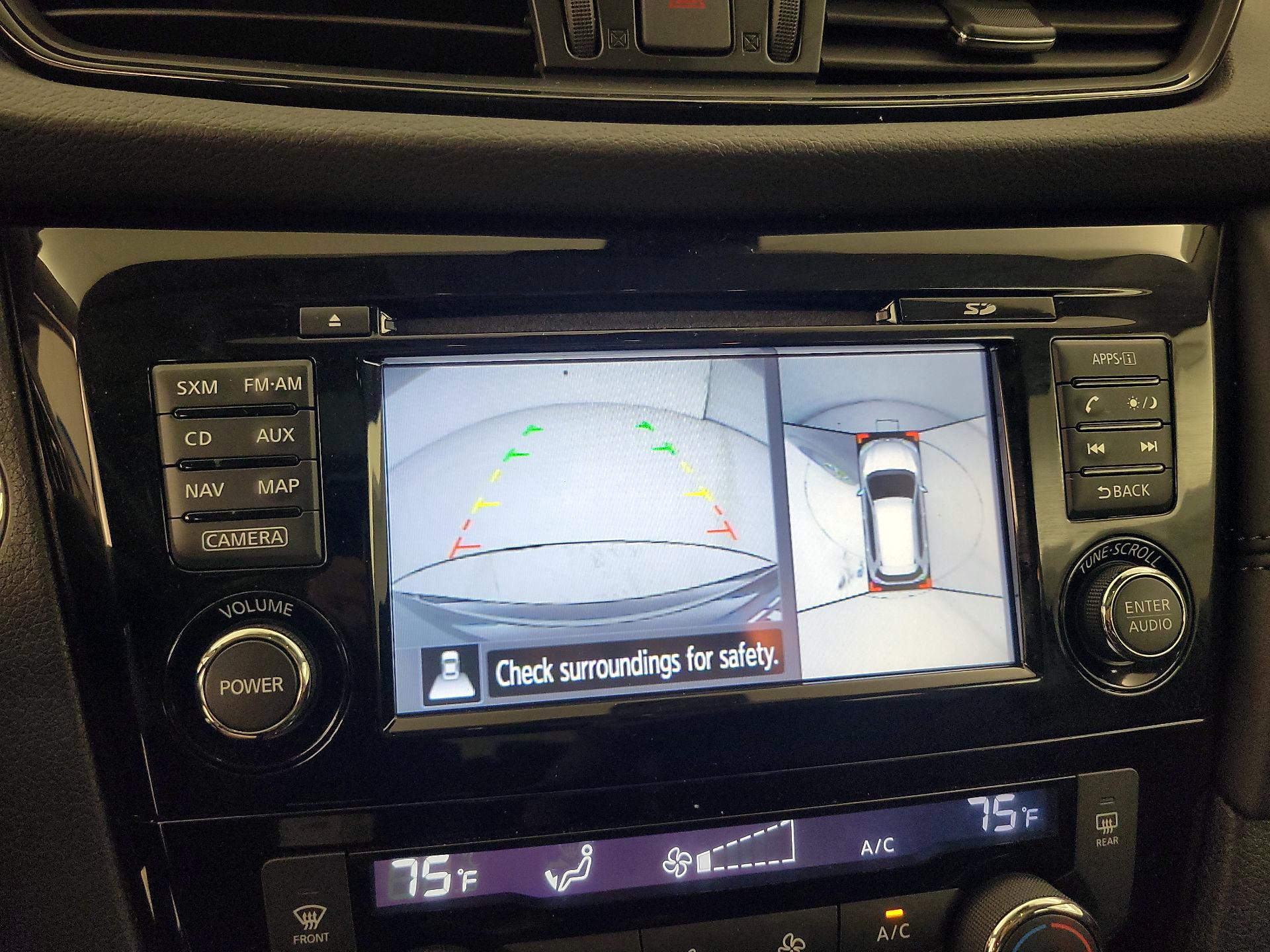 Thumbnail: 2017 Nissan Rogue - 14