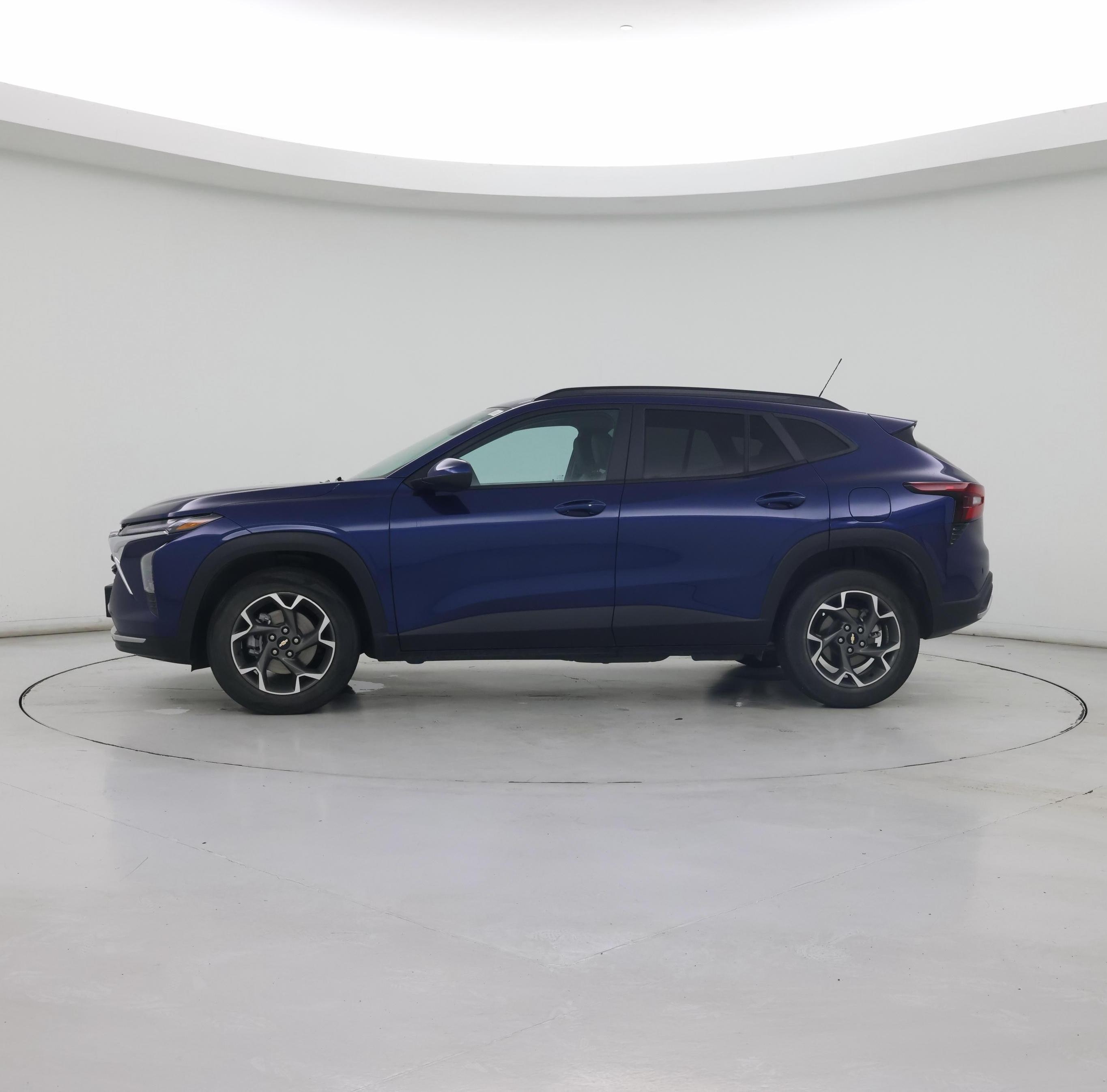 Thumbnail: 2024 Chevrolet Trax - 3