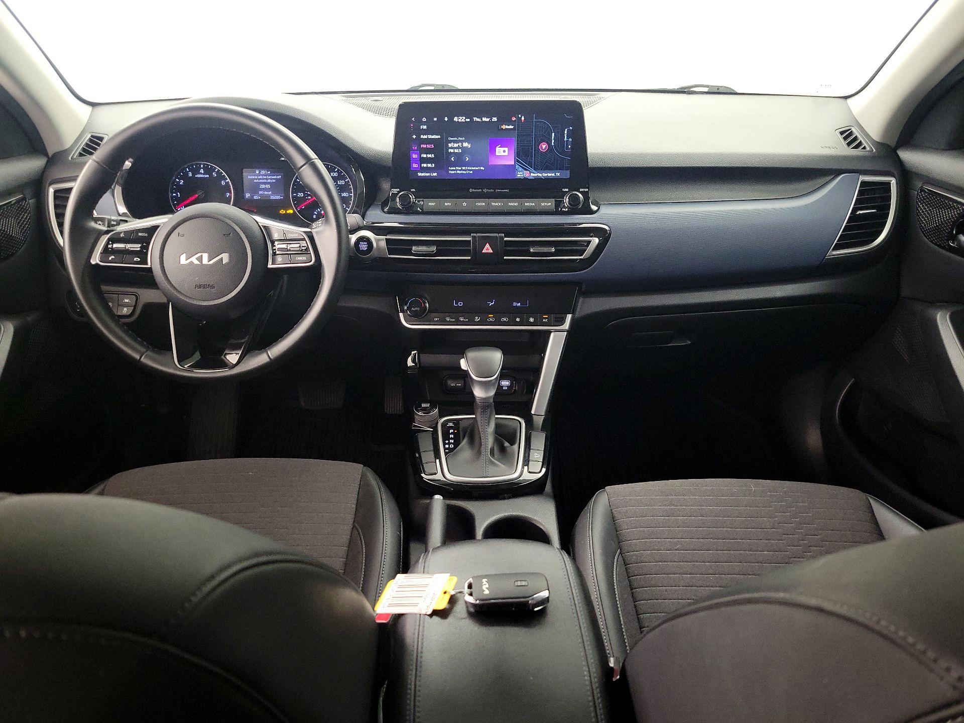 Thumbnail: 2023 Kia Seltos - 9