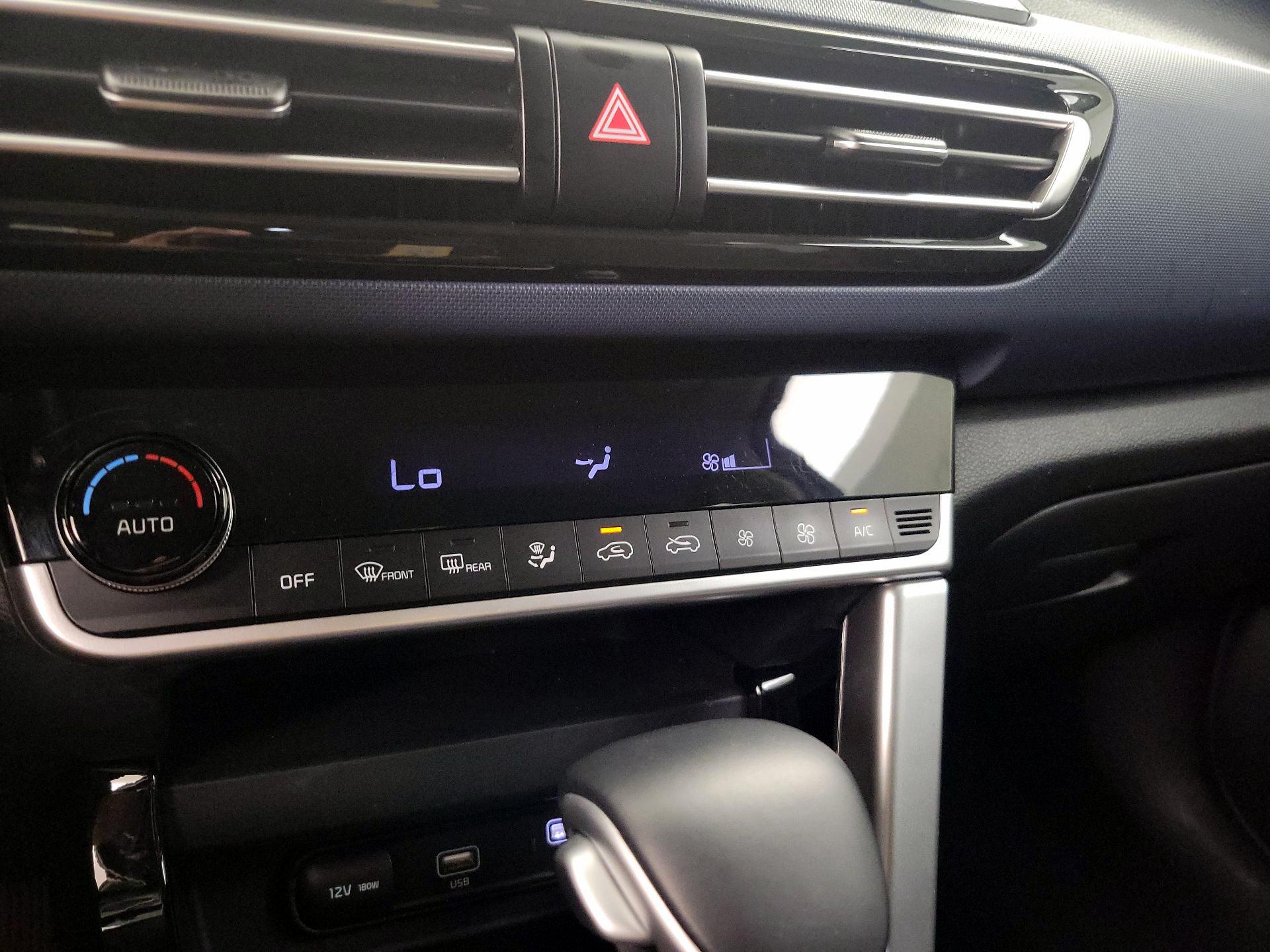 Thumbnail: 2023 Kia Seltos - 16