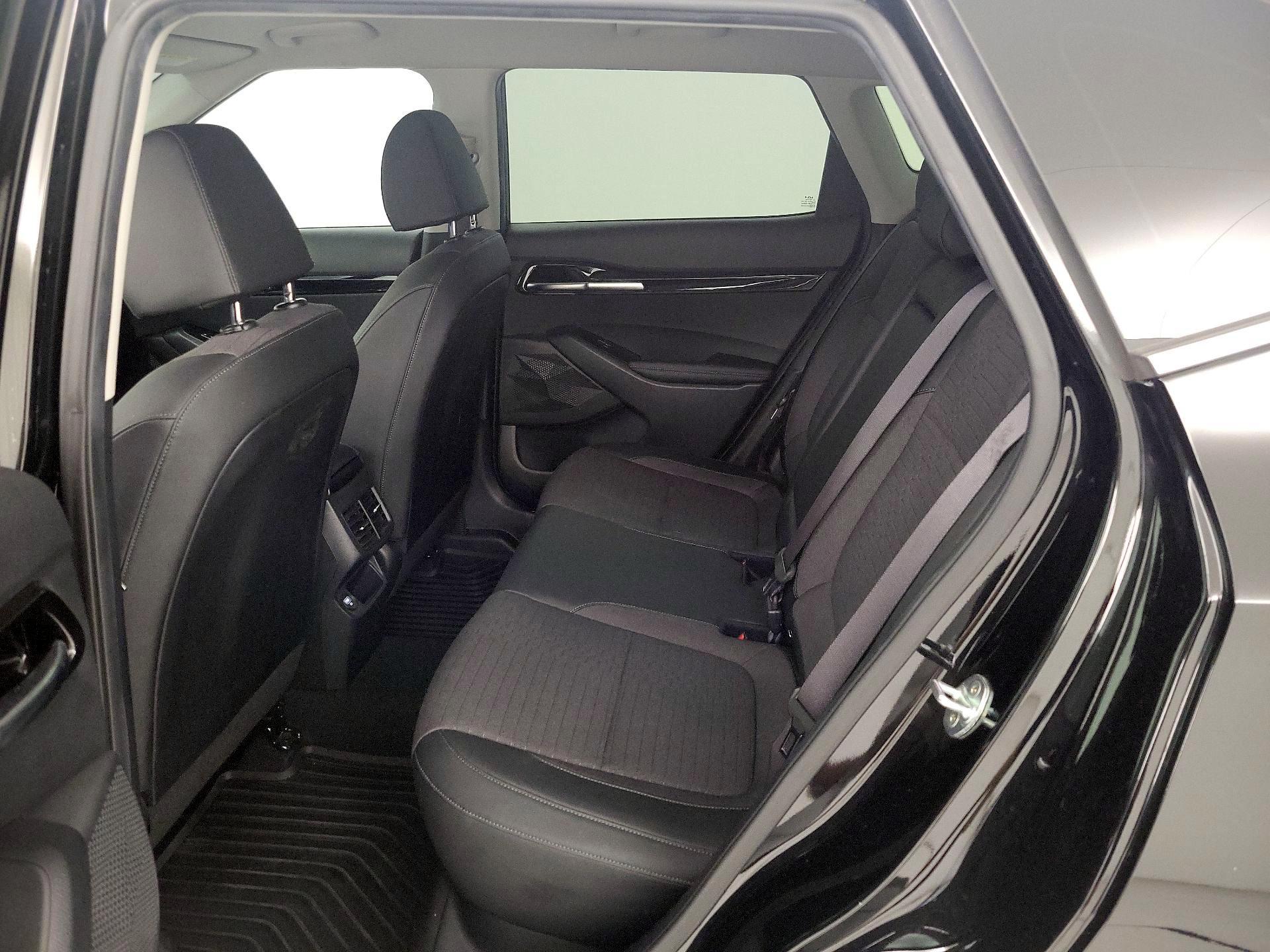 Thumbnail: 2023 Kia Seltos - 19