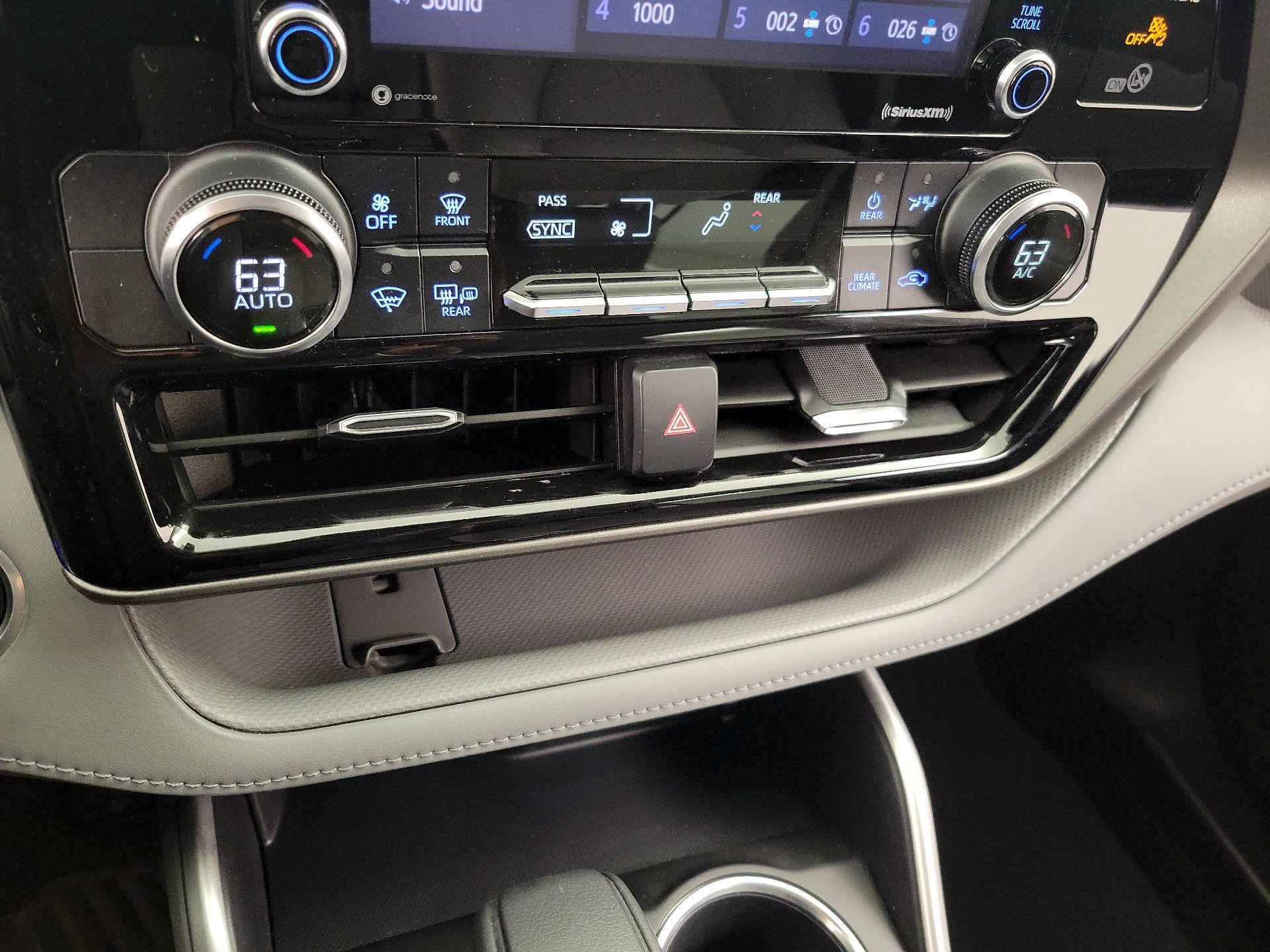 Thumbnail: 2020 Toyota Highlander - 16