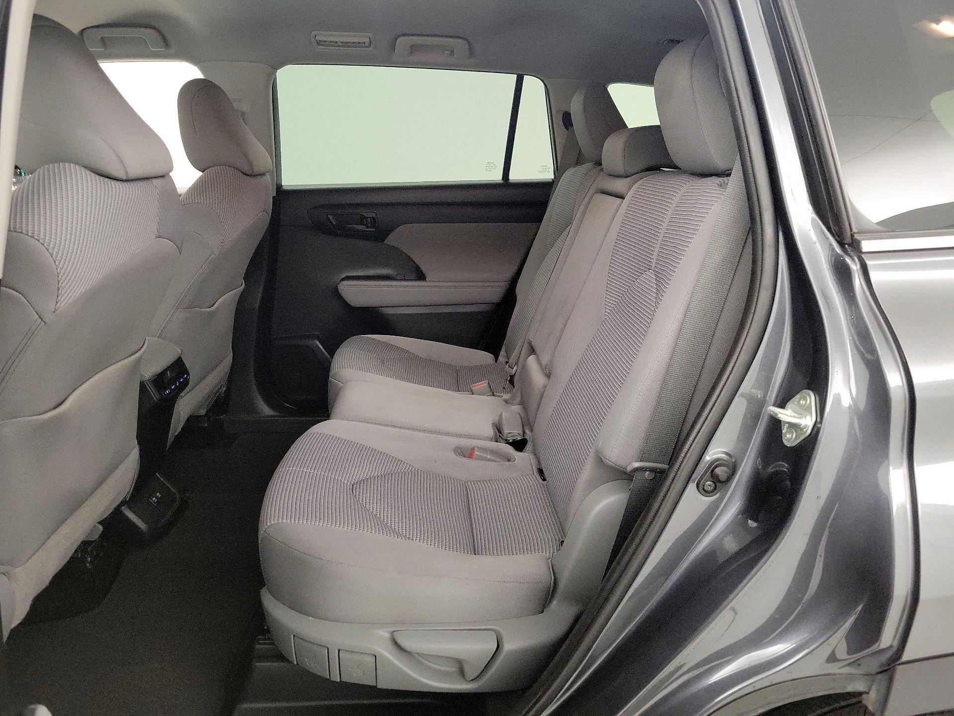 Thumbnail: 2020 Toyota Highlander - 18