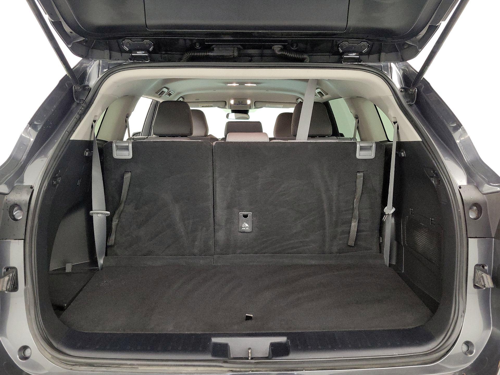 Thumbnail: 2020 Toyota Highlander - 20