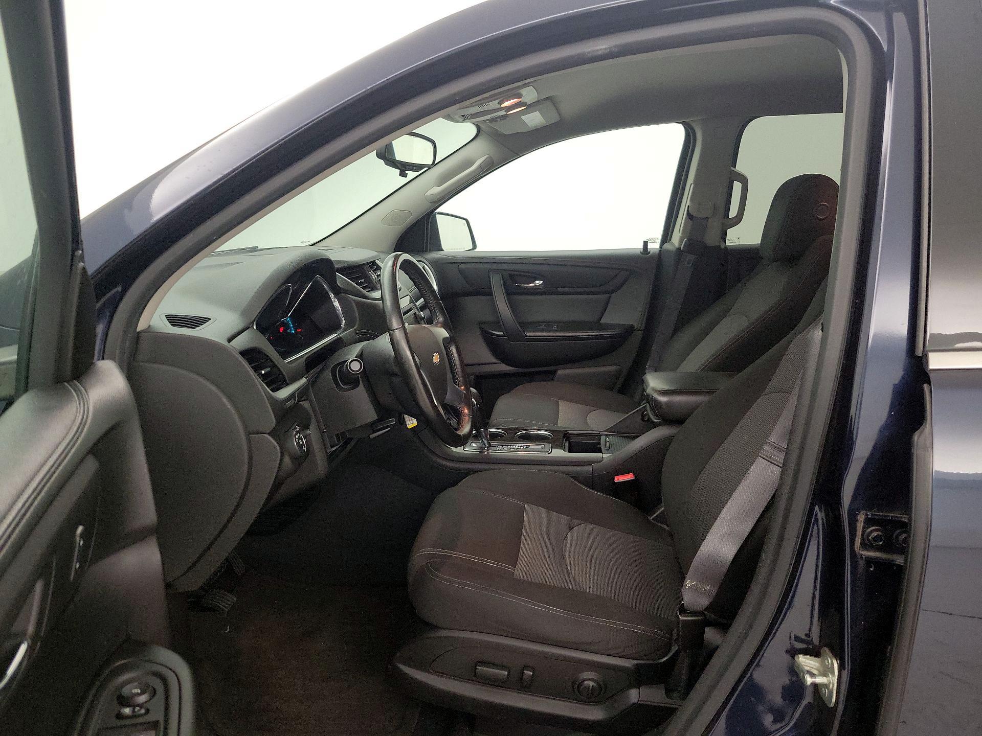 Thumbnail: 2015 Chevrolet Traverse - 11