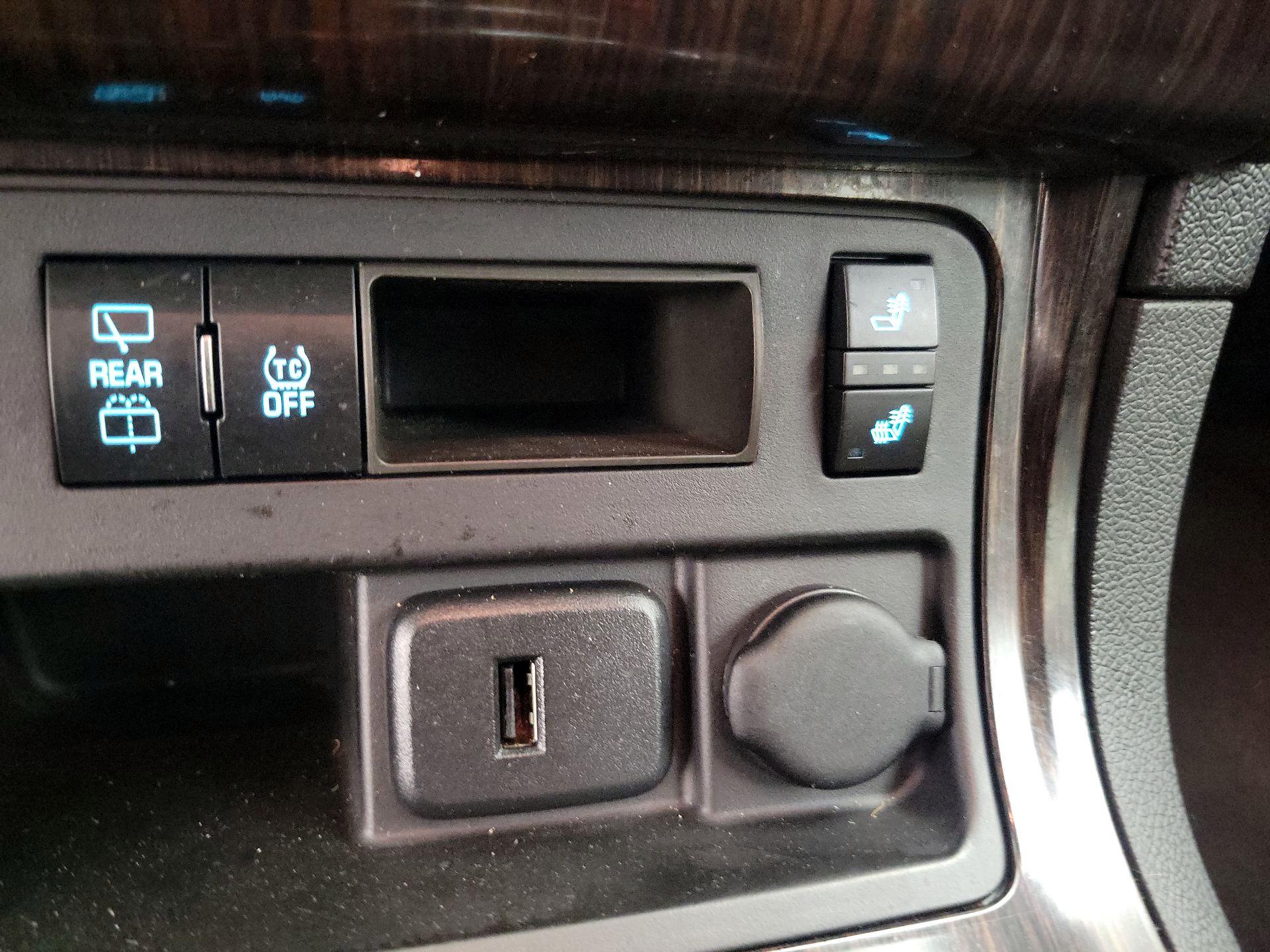 Thumbnail: 2015 Chevrolet Traverse - 18