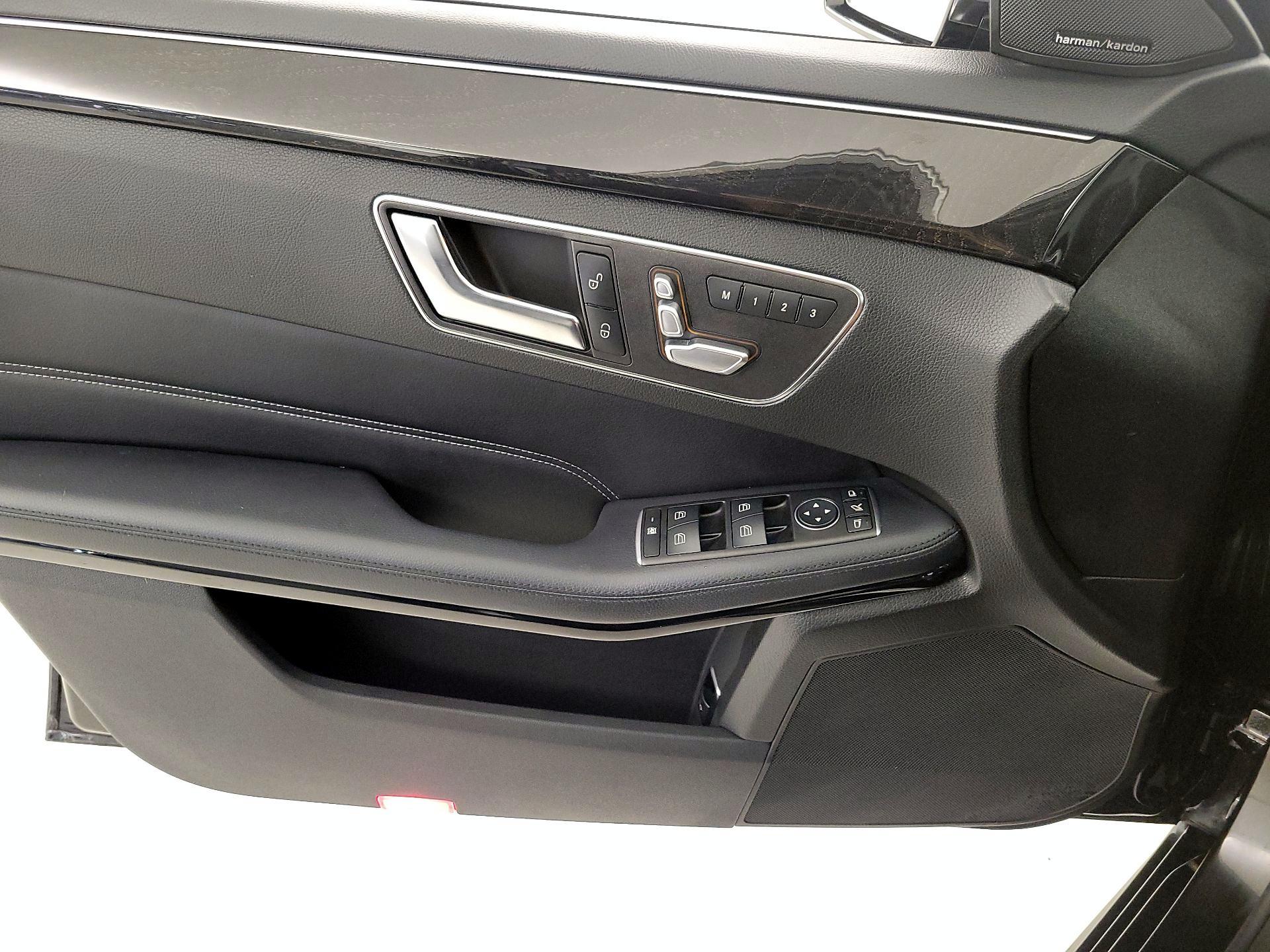 Thumbnail: 2016 Mercedes-Benz E-Class - 12