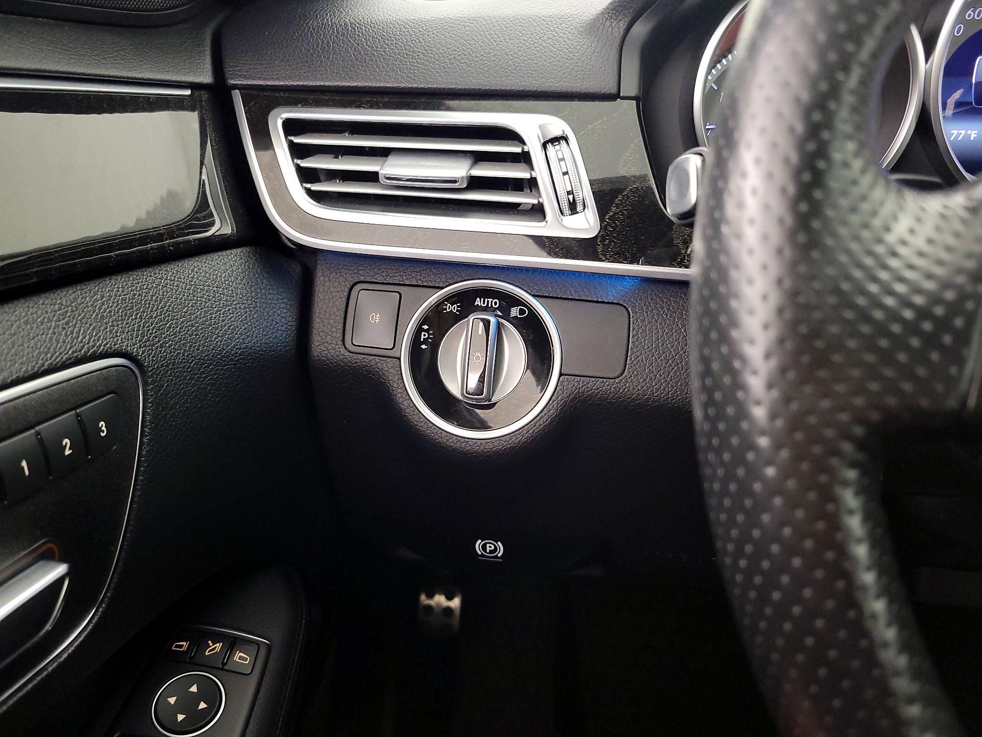 Thumbnail: 2016 Mercedes-Benz E-Class - 13