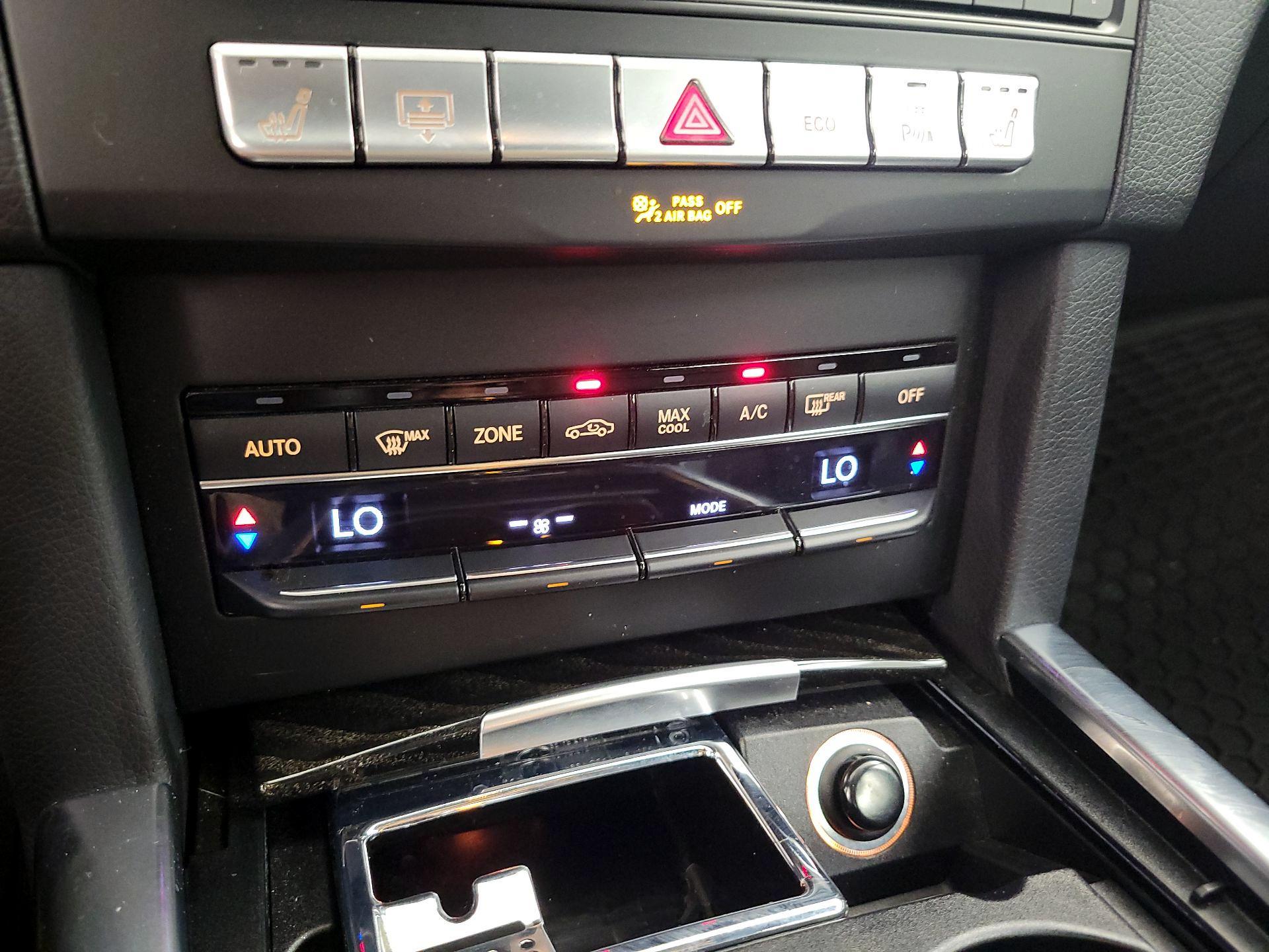 Thumbnail: 2016 Mercedes-Benz E-Class - 16