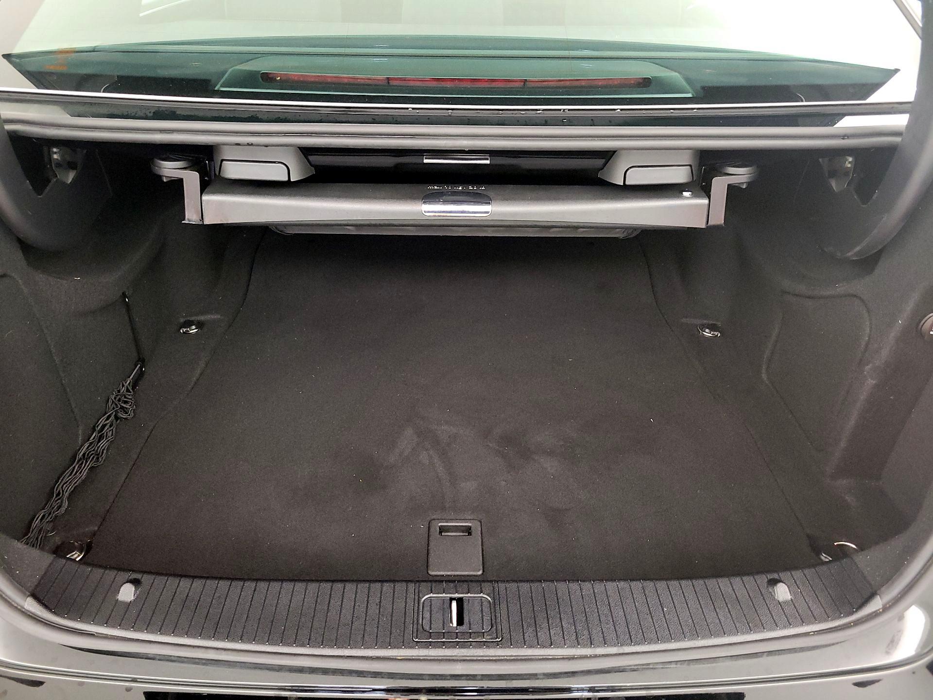 Thumbnail: 2016 Mercedes-Benz E-Class - 20