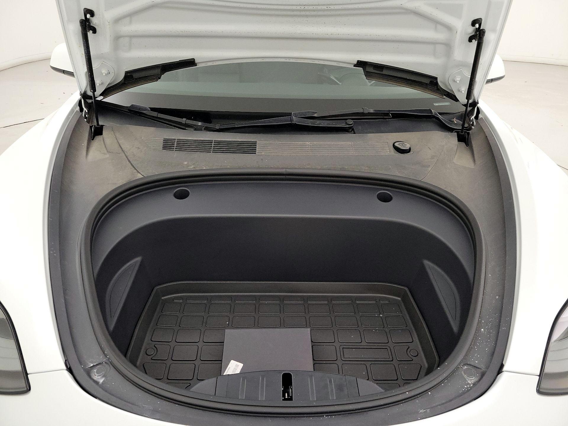 Thumbnail: 2023 Tesla Model 3 - 20