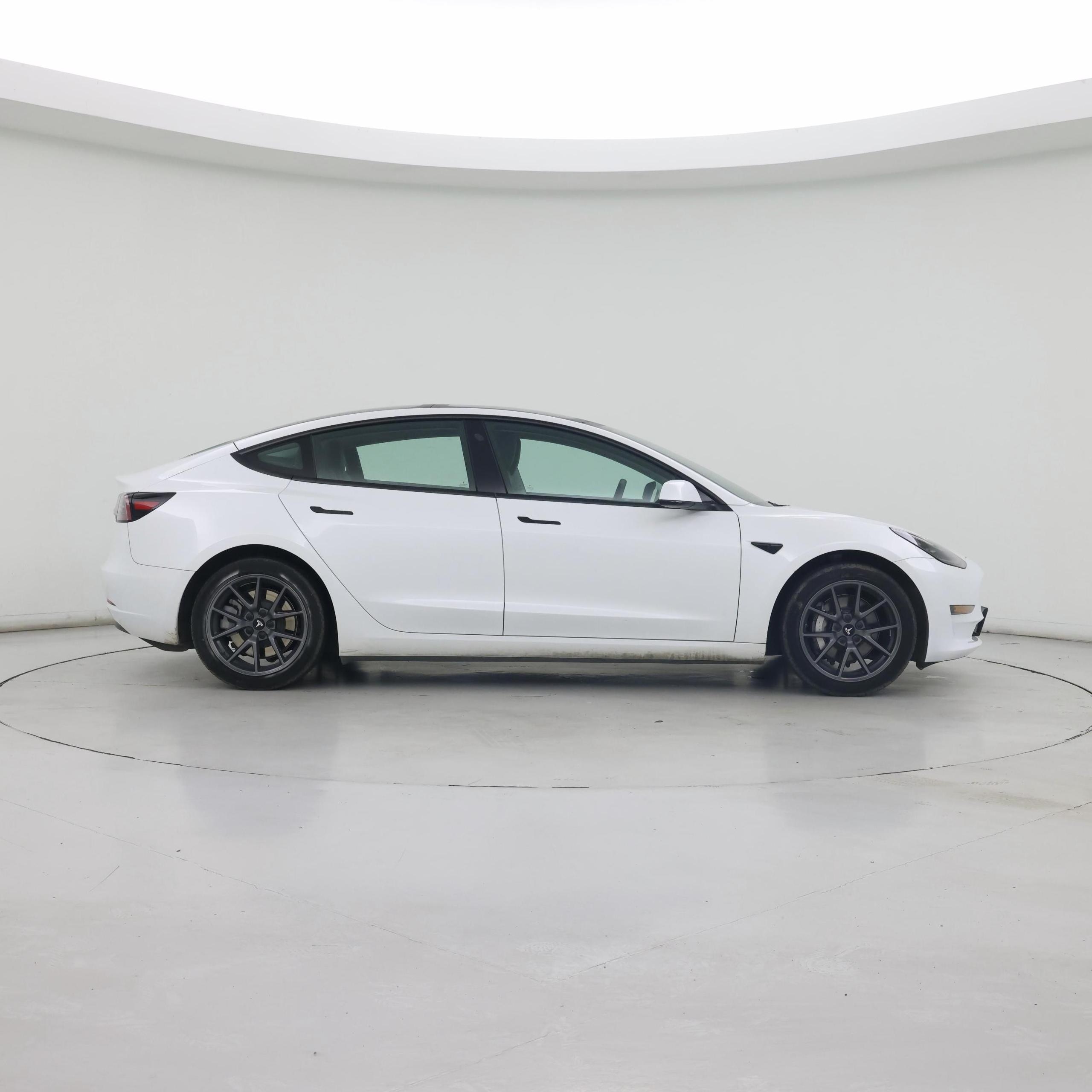 Thumbnail: 2023 Tesla Model 3 - 7