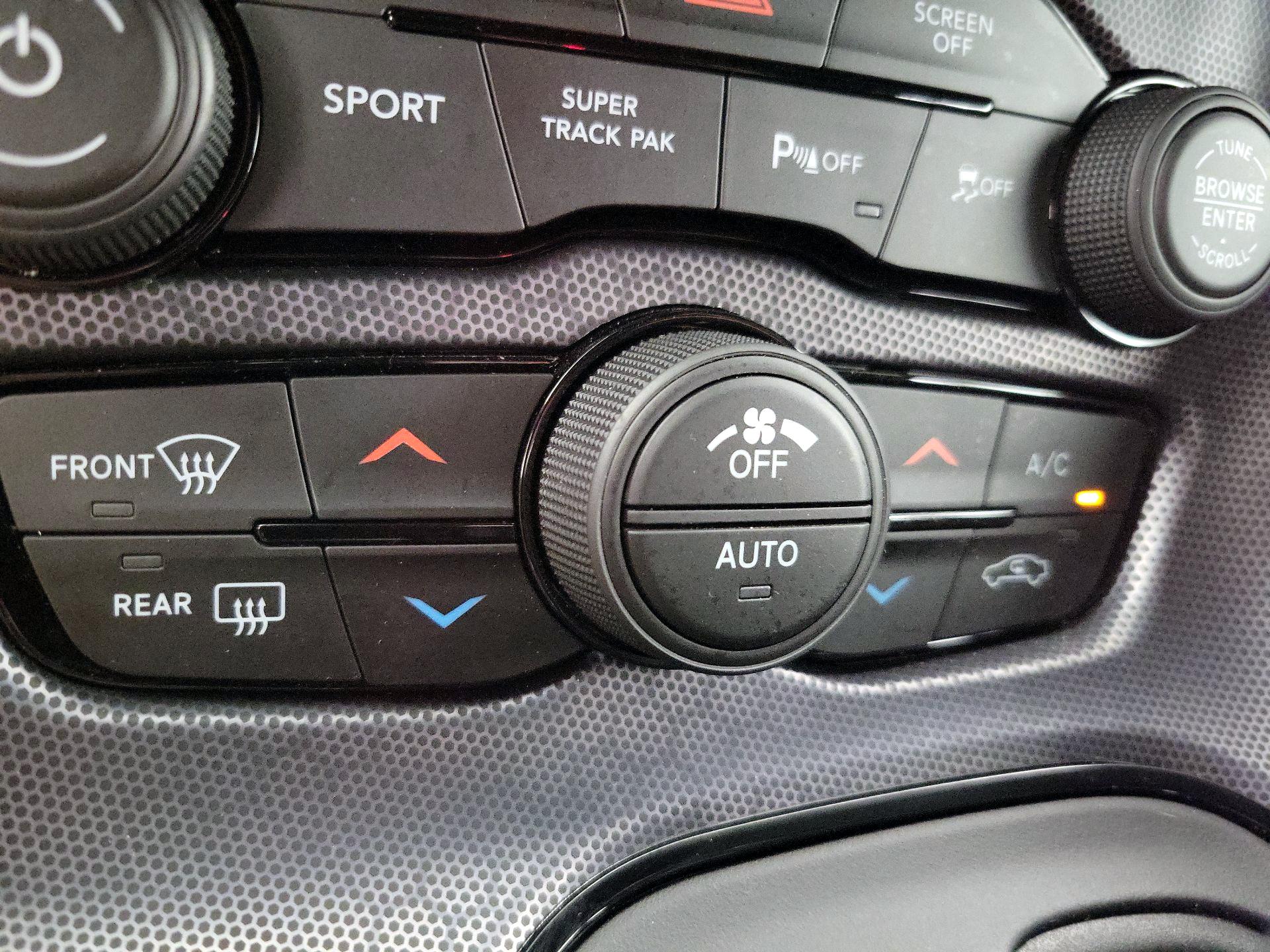 Thumbnail: 2018 Dodge Challenger - 16