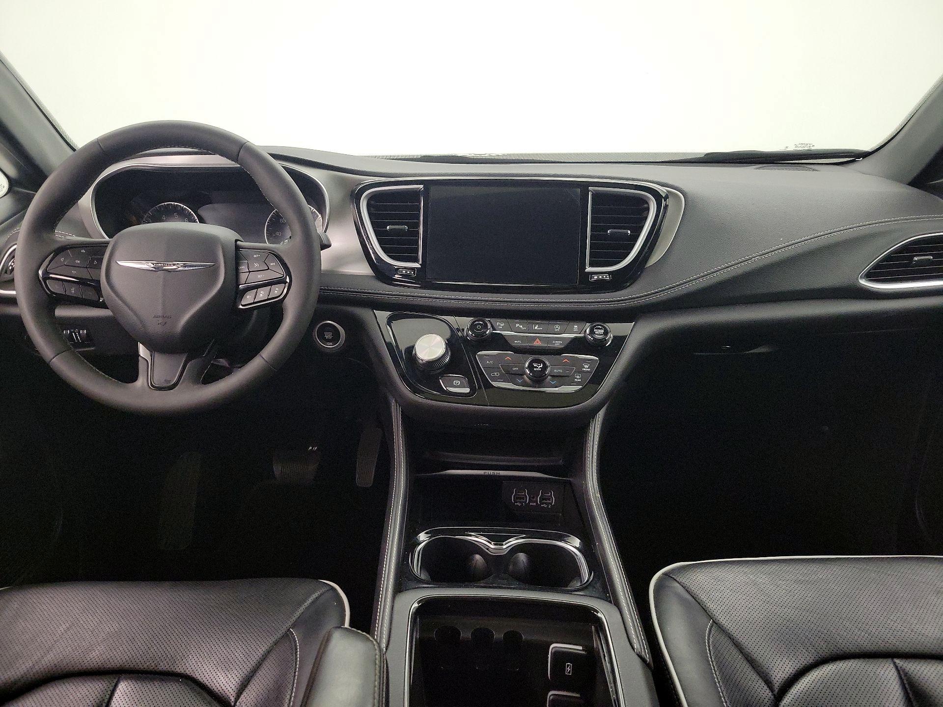 Thumbnail: 2023 Chrysler Pacifica - 9