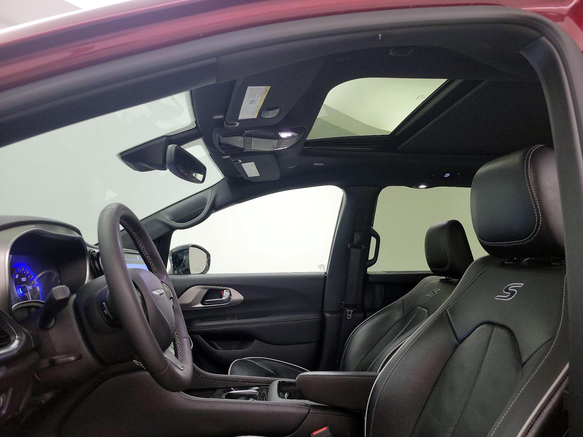 Thumbnail: 2023 Chrysler Pacifica - 19