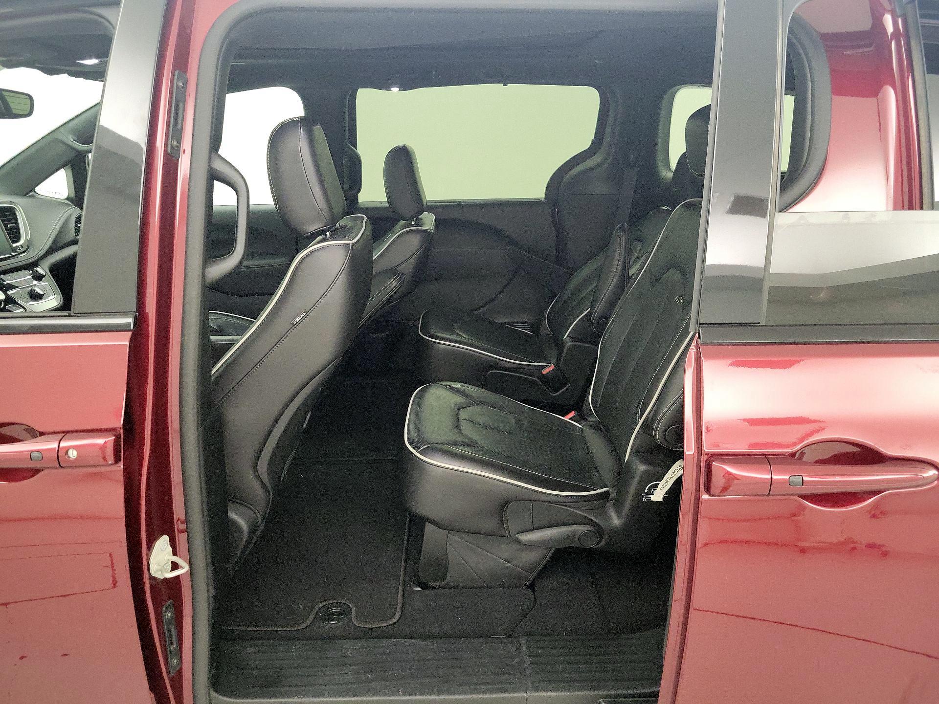 Thumbnail: 2023 Chrysler Pacifica - 20